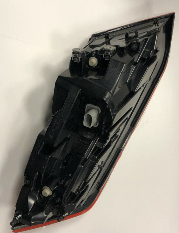 NEW AUDI TT FV MK3 REAR RIGHT TAILLIGHT 8S0945096E ORIGINAL