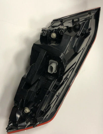 NEW AUDI TT FV MK3 REAR RIGHT TAILLIGHT 8S0945096E ORIGINAL