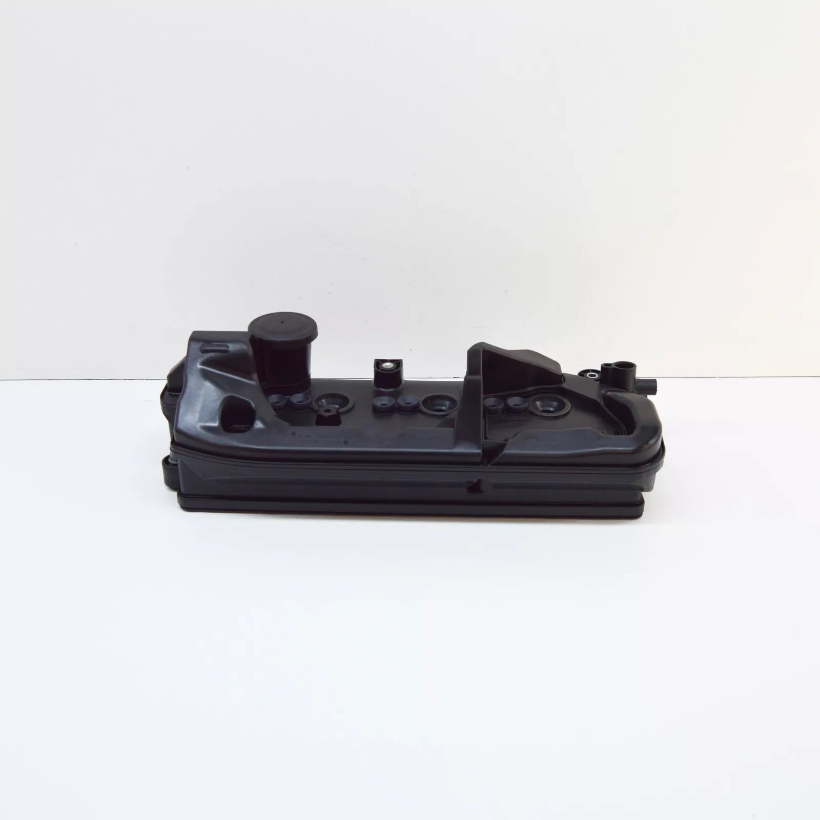 NEW AUDI A4 B9 ENGINE CYLINDER HEAD COVER 059103470CS ORIGINAL