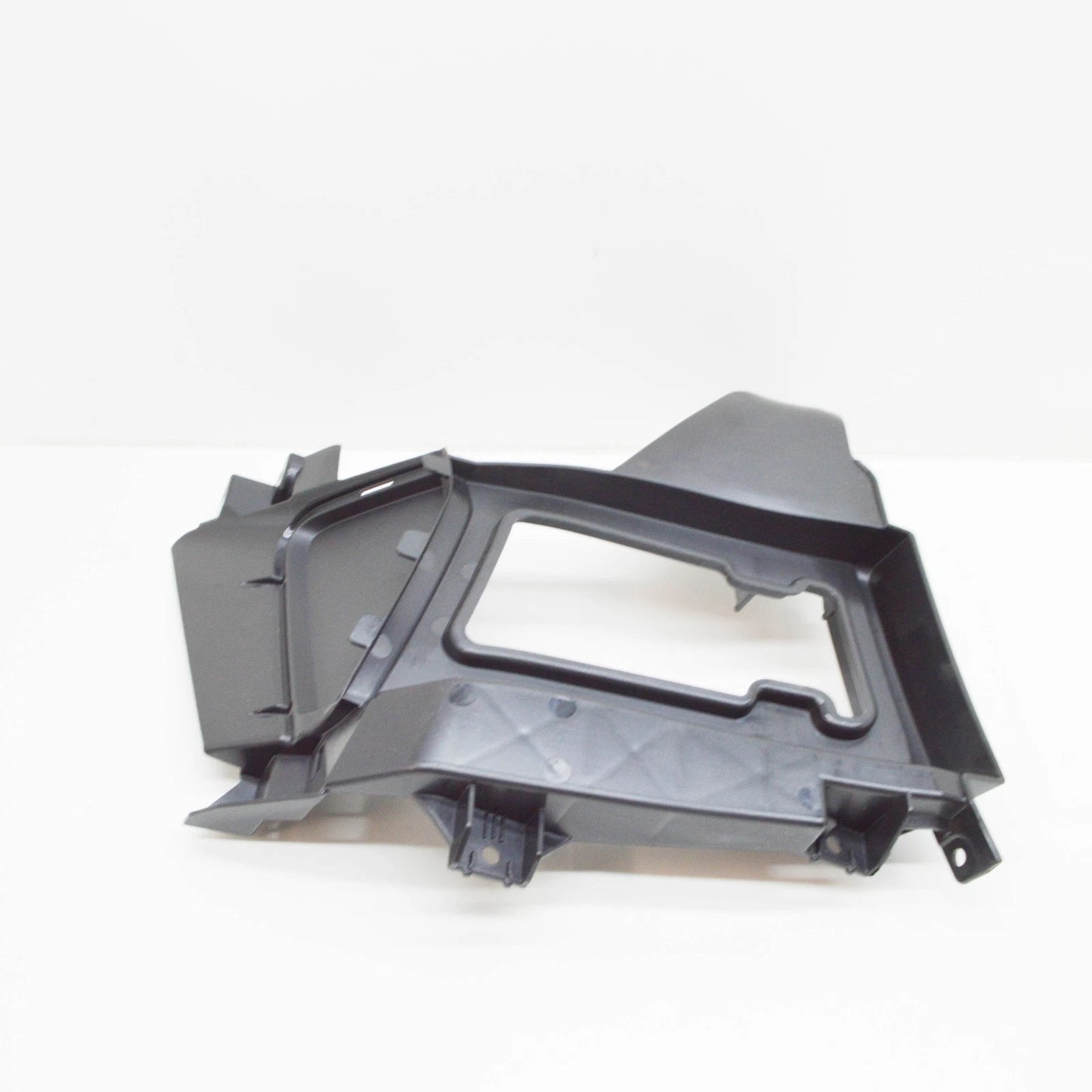 NEW AUDI A7 SPORTBACK 4K8 FRONT RIGHT AIR GUIDE PART 4K8121764D 2019 ORIGINAL