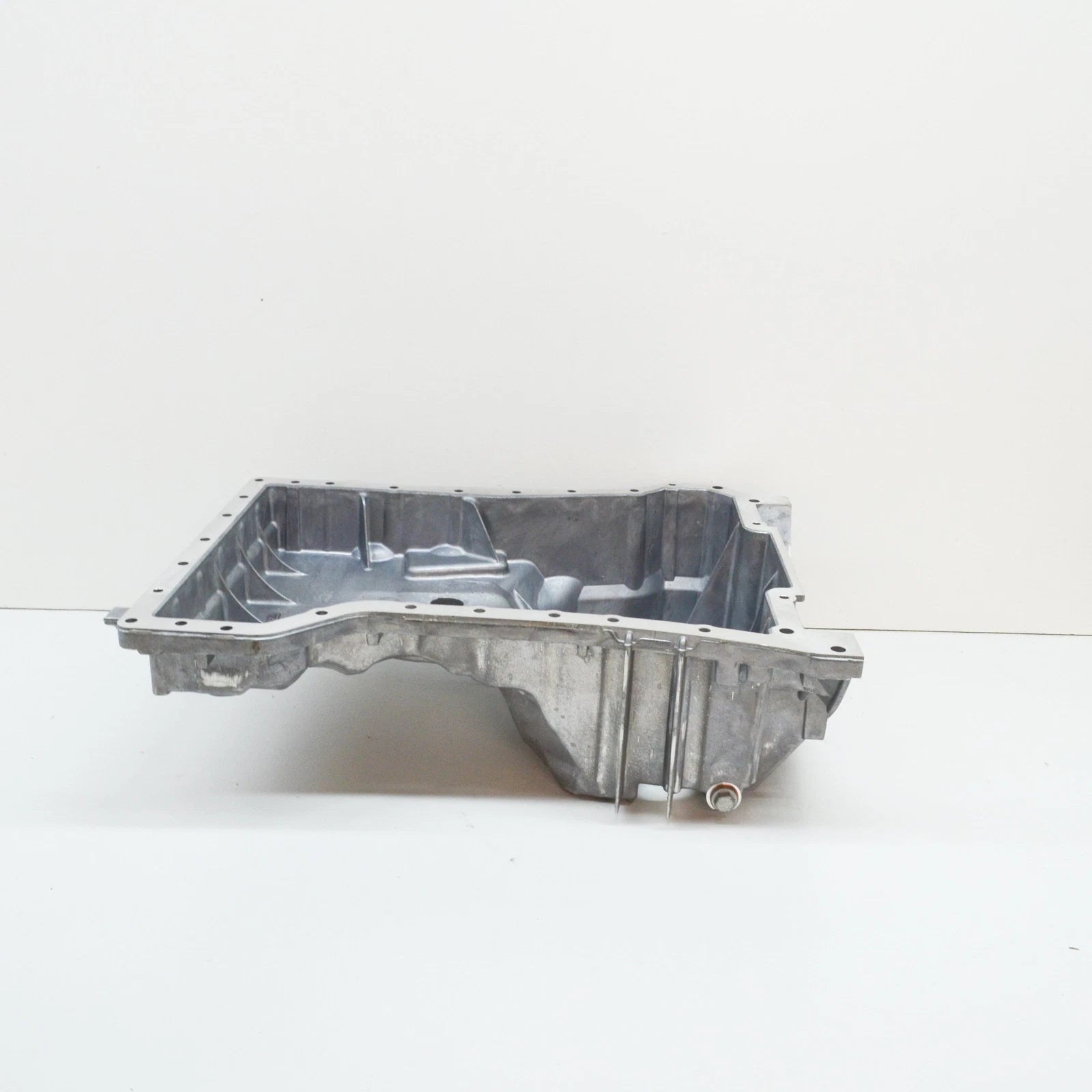 NEW MERCEDES-BENZ C W204 CRANKCASE OIL PAN A2710101013