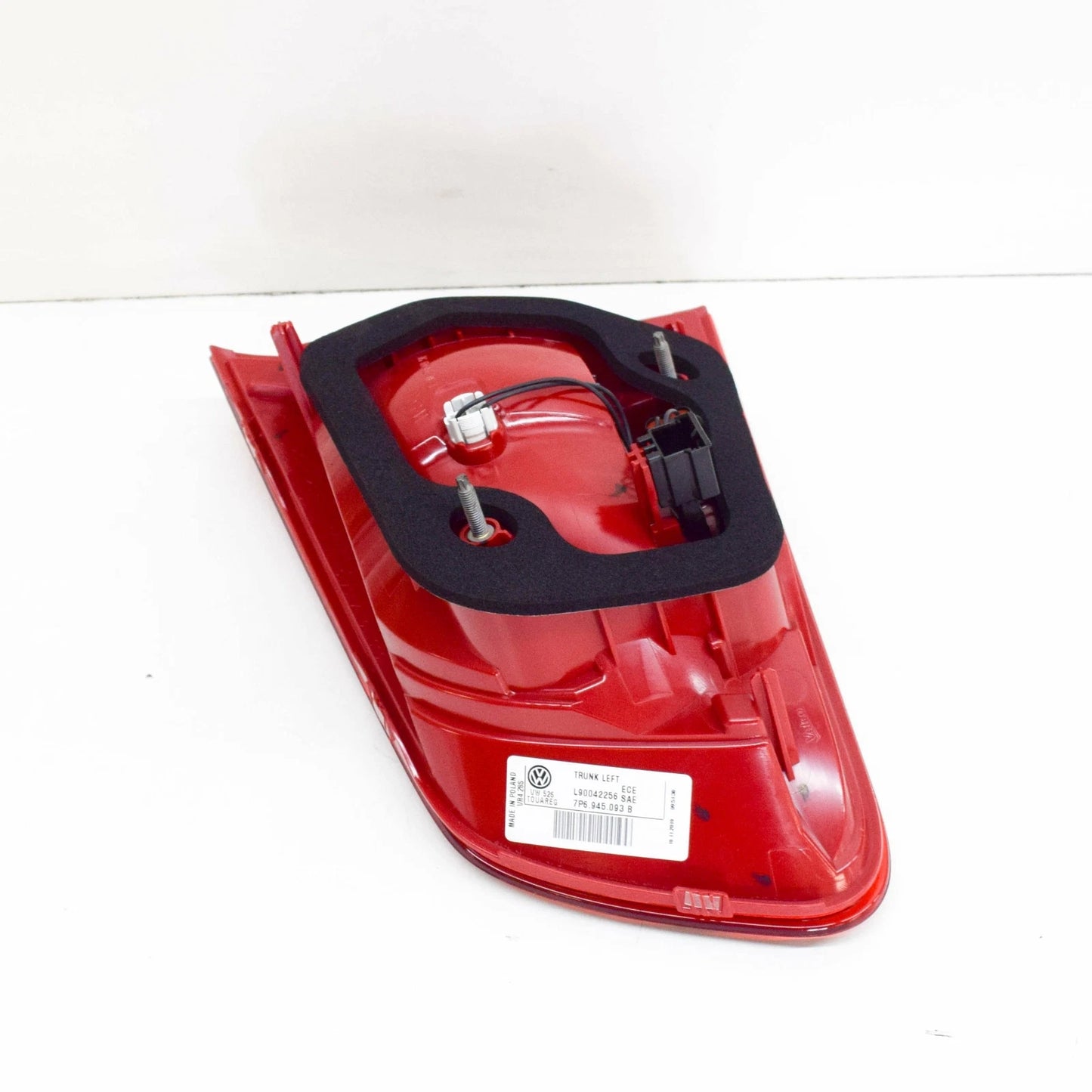 NEW VOLKSWAGEN TOUAREG 7P REAR LEFT INNER TAIL LIGHT 7P6945093B