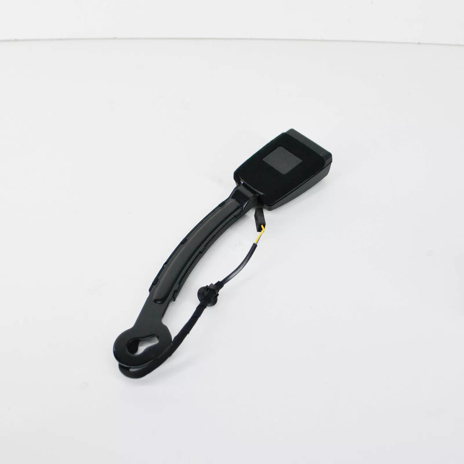 NEW VOLKSWAGEN GOLF MK7 FRONT LEFT SEAT BELT LATCH 5G4857755CYLZ GEUINE