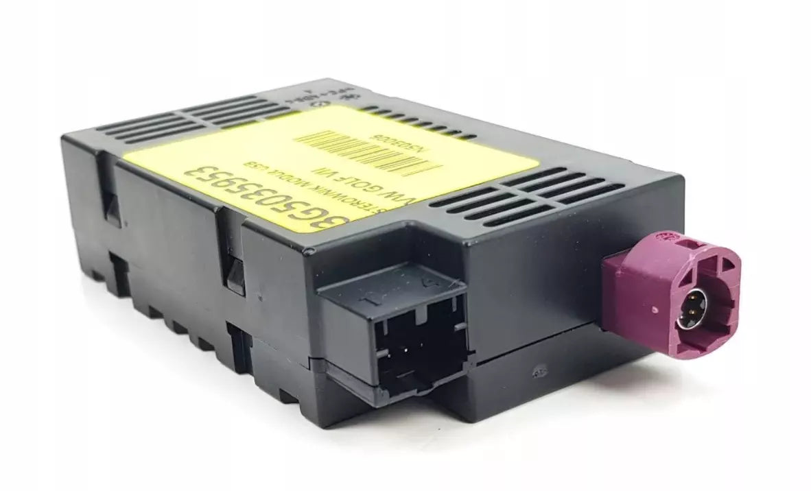 NEW VW ARTEON USB DISTRIBUTOR / INTEGRATED VOLTAGE CONVERTER 3G5035953 ORIGINAL