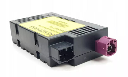 NEW VW ARTEON USB DISTRIBUTOR / INTEGRATED VOLTAGE CONVERTER 3G5035953 ORIGINAL