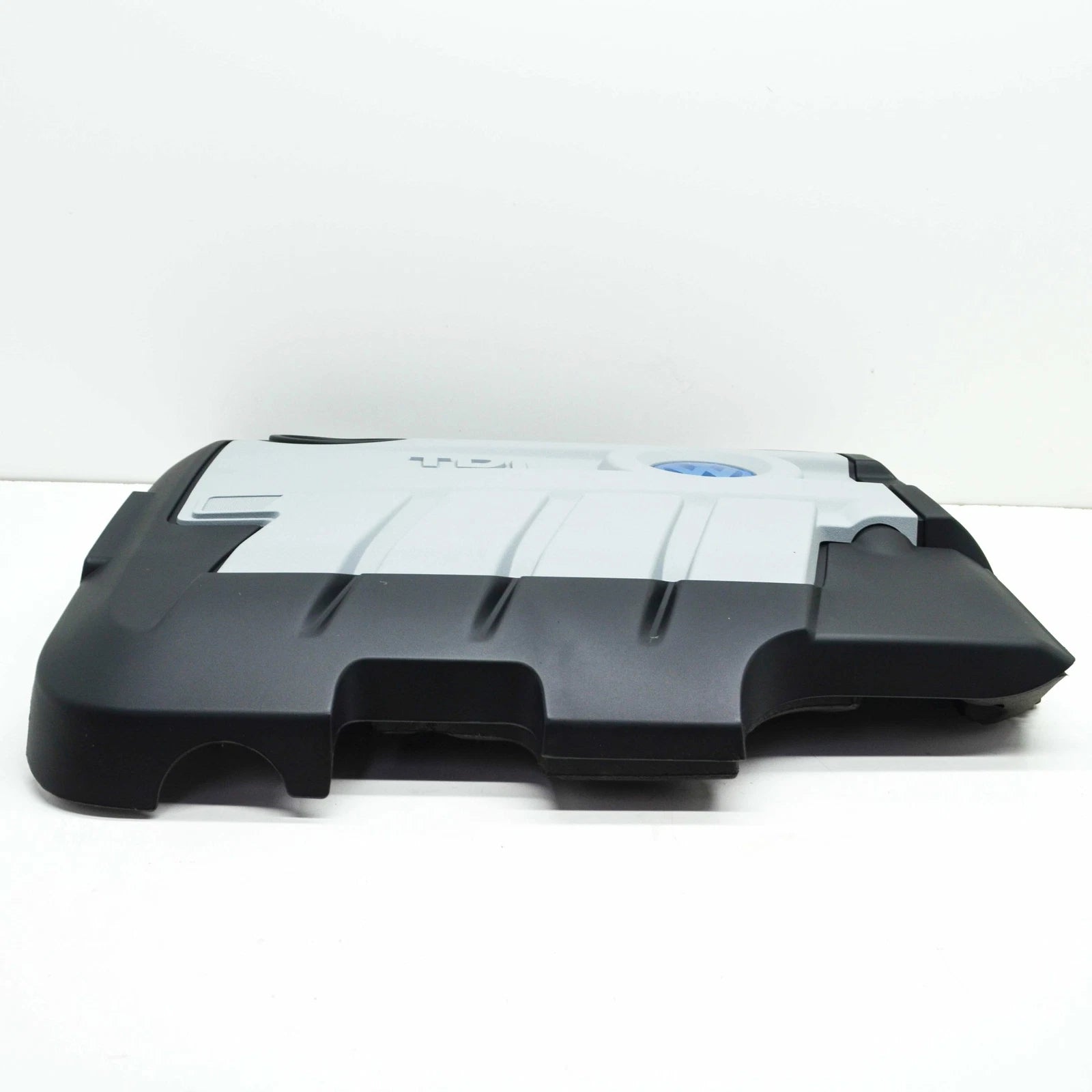 NEW VW BEETLE A5 ENGINE INTAKE MANIFOLD COVER 'VW' 'TDI' 03L103925AM ORIGINAL