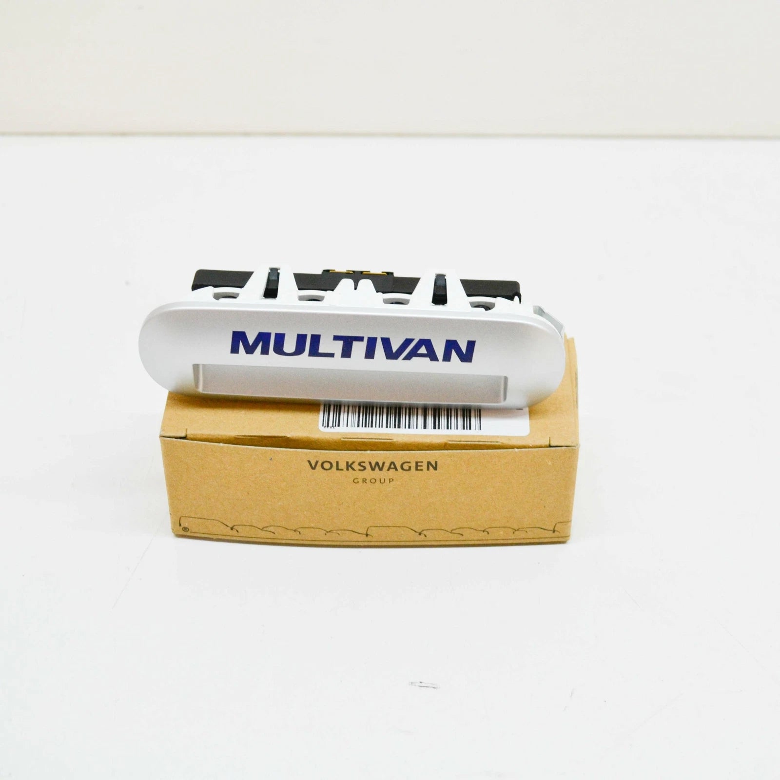 NEW VW TRANSPORTER T5 ENTRY LIGHT WITH LETTER 'MULTIVAN' 7E5947415J72A