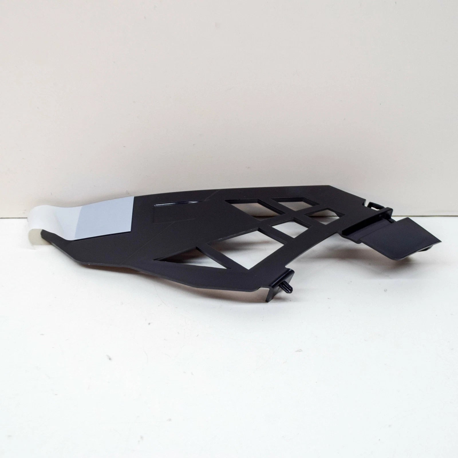 NEW MERCEDES-BENZ A W177 FRONT RIGHT BUMPER INNER BRACKET A177885180065 ORIGINAL