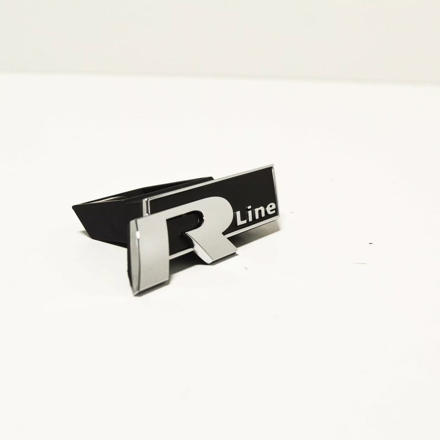 NEW VW GOLF MK7 R FRONT BUMPER RADIATOR GRILLE EMBLEM BADGE 5G0853948E