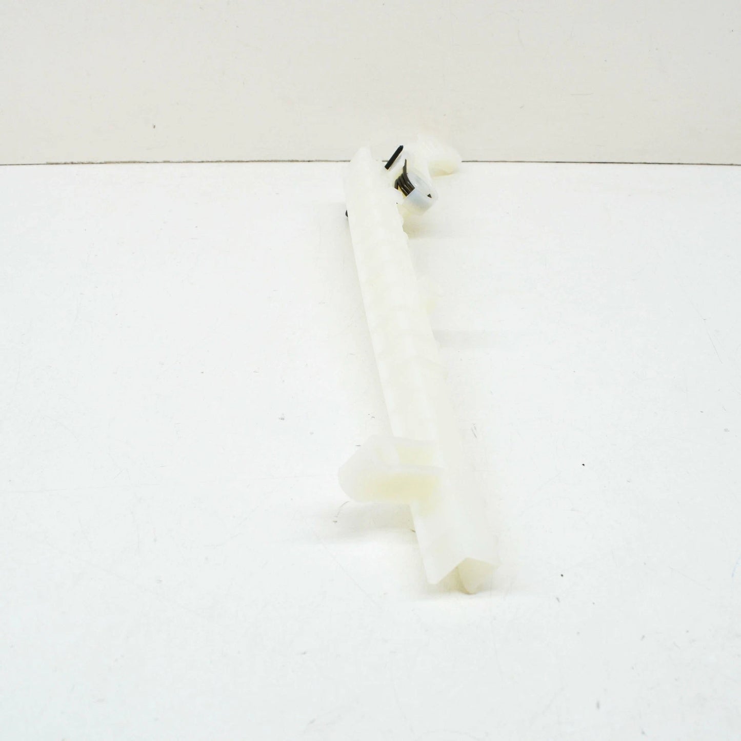 NEW MB C W204 TIMING CHAIN DAMPER AT CYLINDER HEAD A2700501100 ORIGINAL