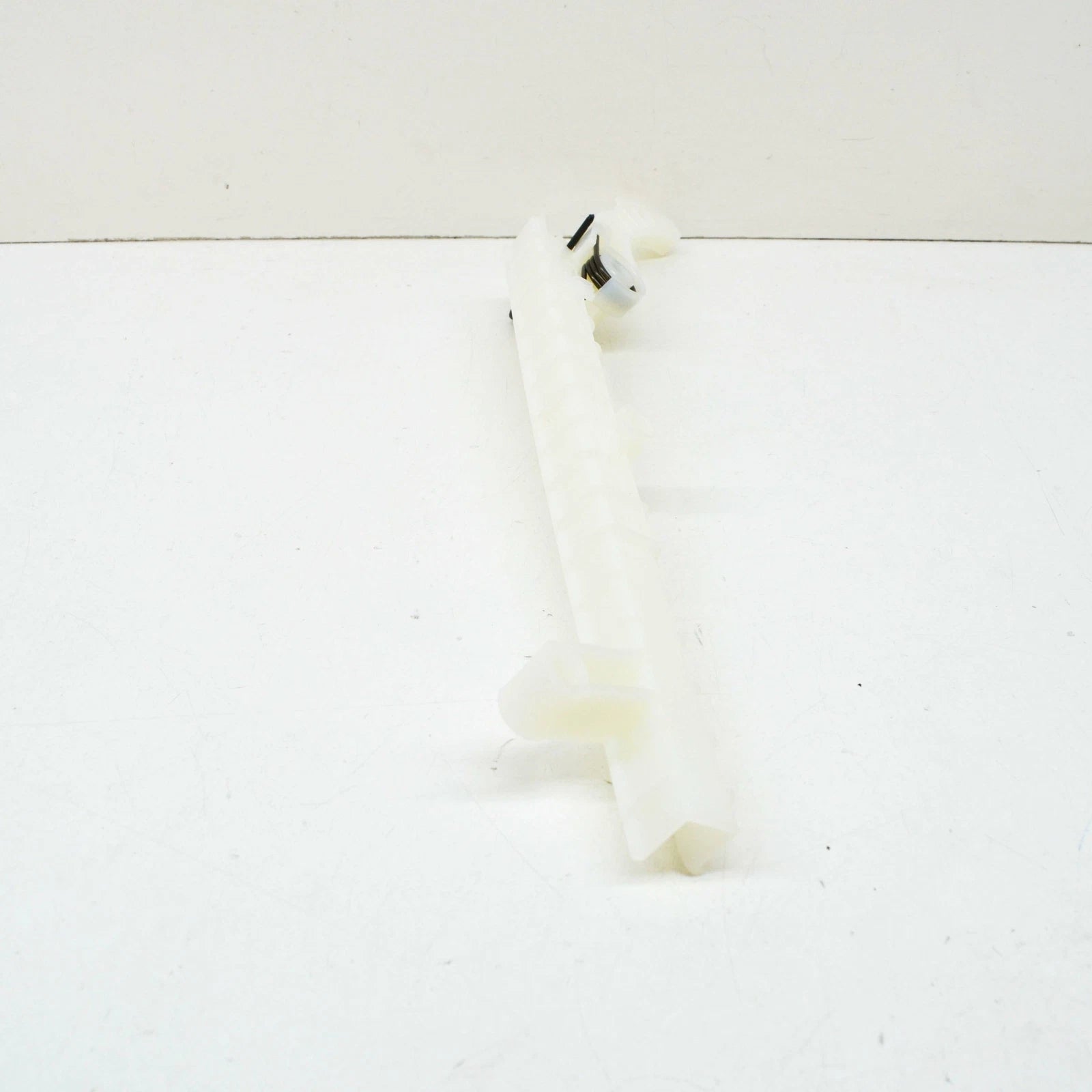 NEW MB C W204 TIMING CHAIN DAMPER AT CYLINDER HEAD A2700501100 ORIGINAL