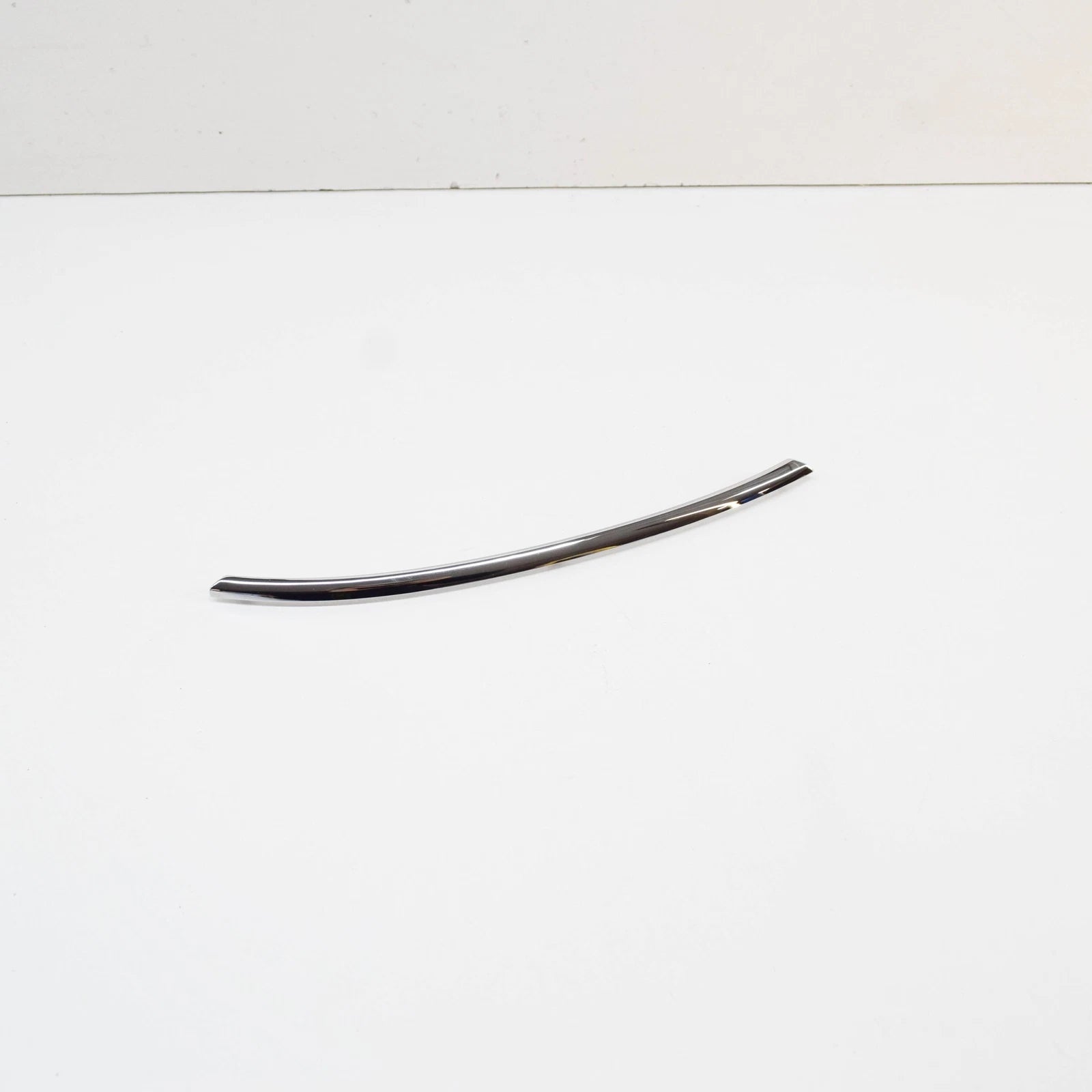 NEW BMW 7 G11 FRONT RIGHT OUTSIDE DOOR HANDLE TRIM 51215A06744 5A06744 ORIGINAL