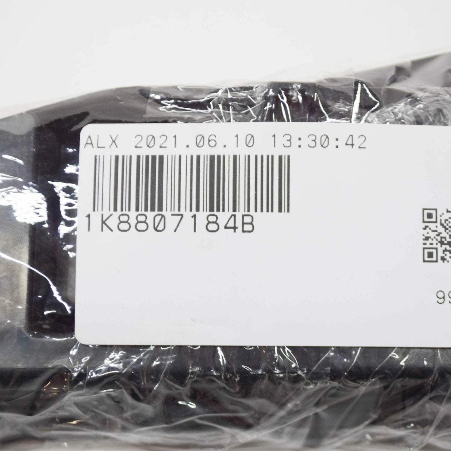 NEW VW SCIROCCO MK3 FRONT BUMPER RIGHT SIDE GUIDE PROFILE 1K8807184B ORIGINAL