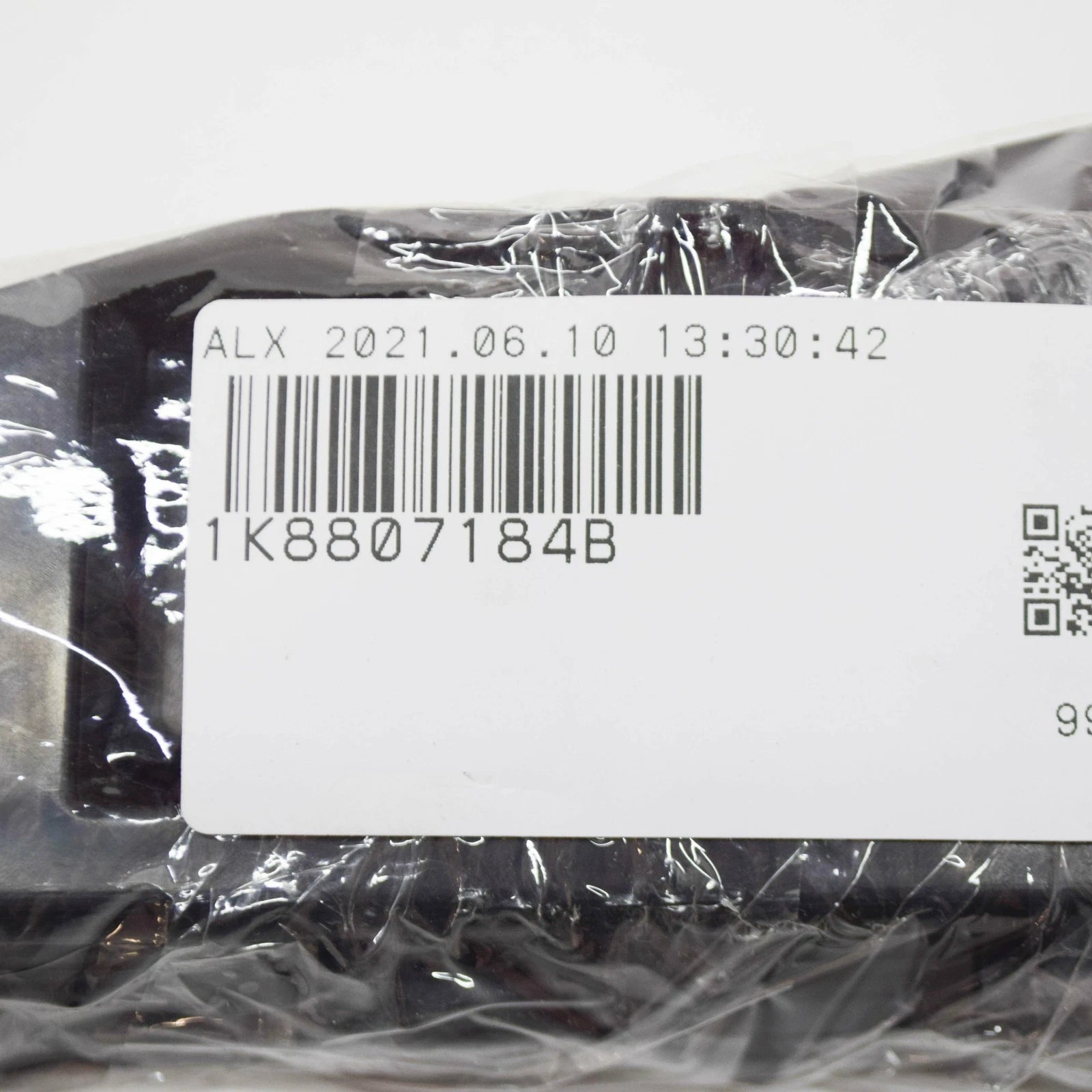 NEW VW SCIROCCO MK3 FRONT BUMPER RIGHT SIDE GUIDE PROFILE 1K8807184B ORIGINAL