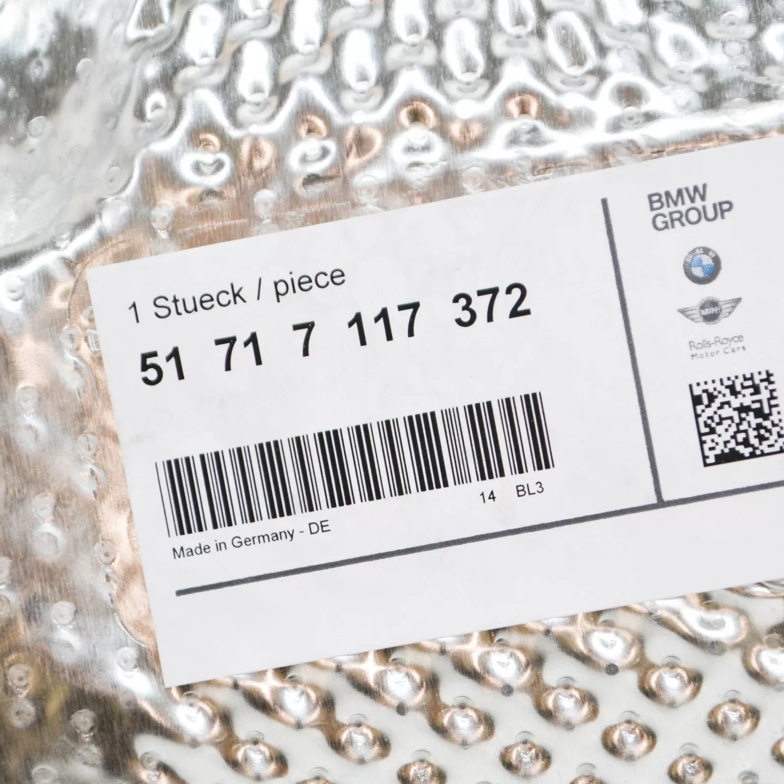 NEW BMW 3 E90 FUEL TANK HEAT INSULATION 51717117372 7117372 ORIGINAL