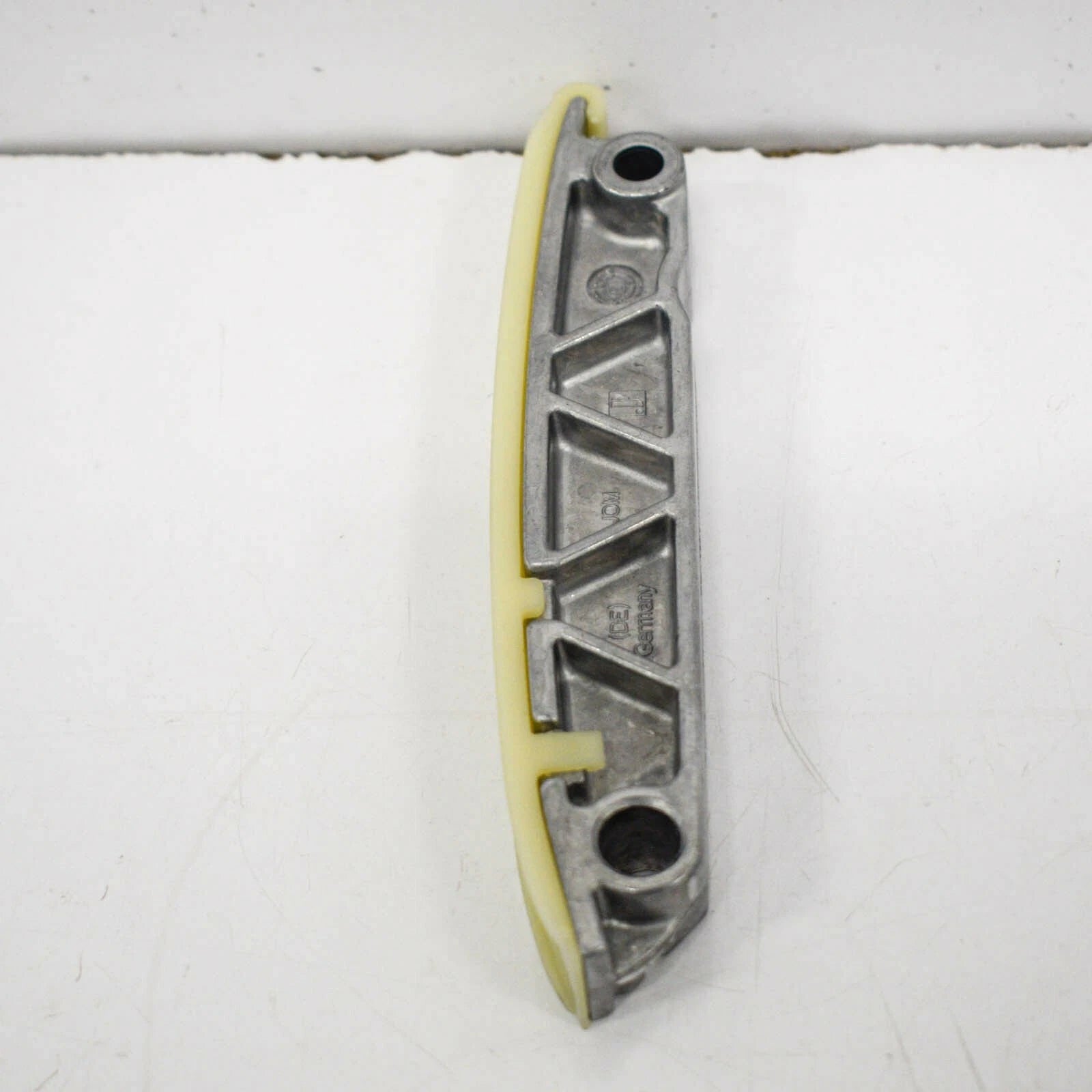 NEW AUDI A4 TIMING CHAIN GUIDE B8 057109469G 2011 ORIGINAL