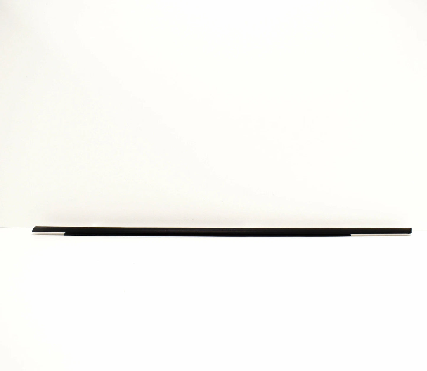 NEW AUDI A3 8P FRONT LEFT OUTER WINDOW APERTURE SEAL 8P4837477A