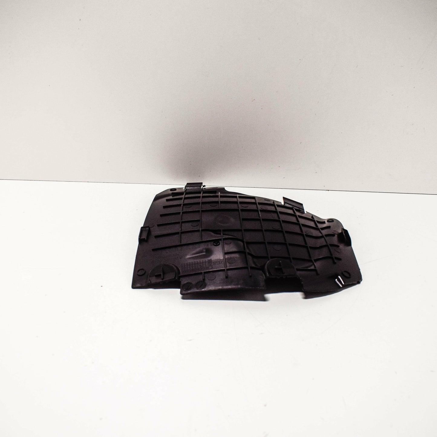 NEW MB C W205 FRONT LEFT MUD SPLASH GUARD FRONT PART A2056900100 ORIGINAL