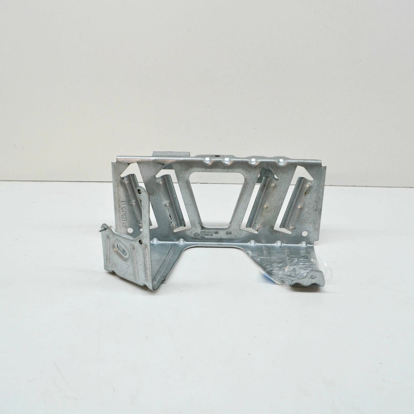 NEW BMW 5 F10 RADIO AMPLIFIER BRACKET 65159174269 ORIGINAL