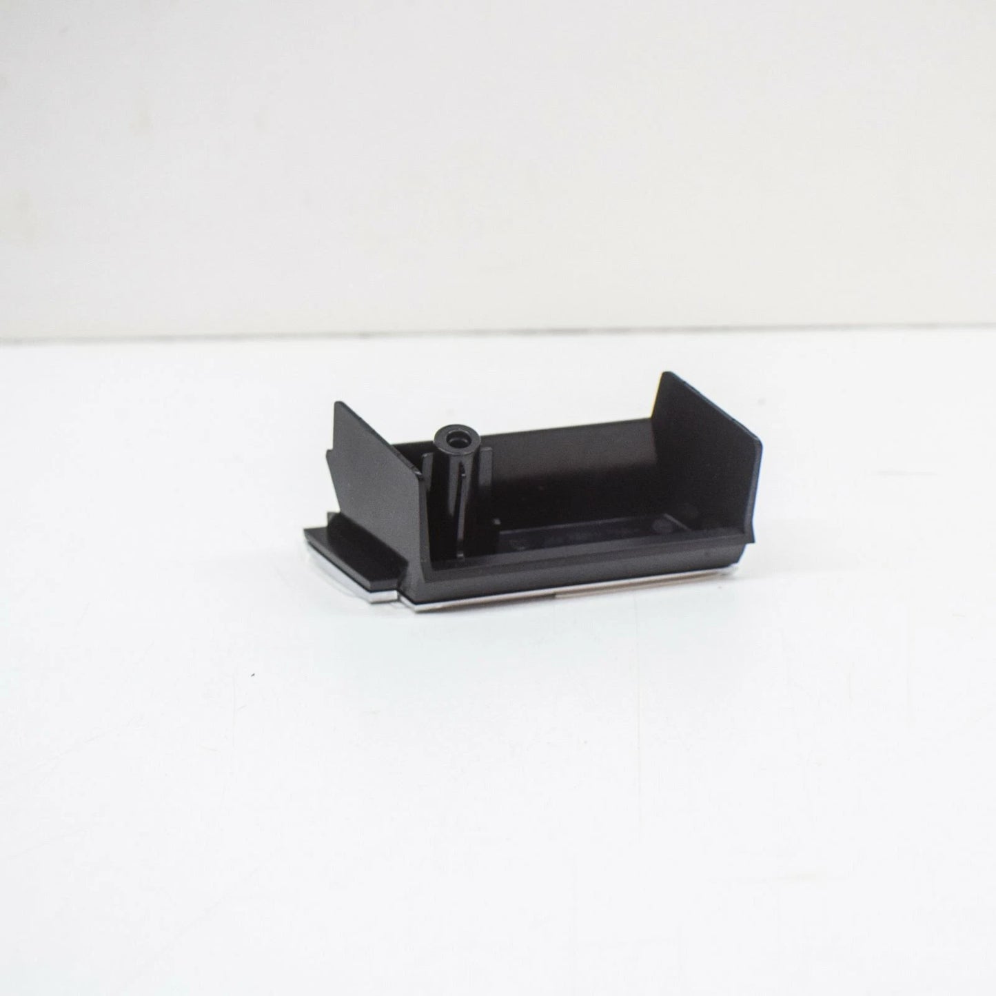 NEW VW ARTEON FRONT LEFT GRILLE R LINE EMBLEM BADGE 3G8853948041 ORIGINAL