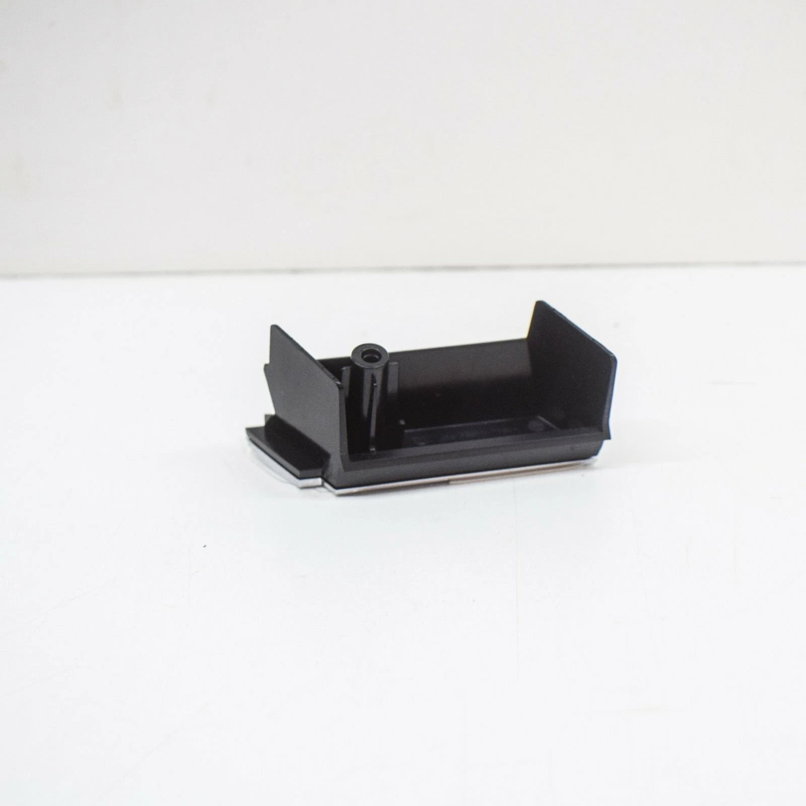 NEW VW ARTEON FRONT LEFT GRILLE R LINE EMBLEM BADGE 3G8853948041 ORIGINAL