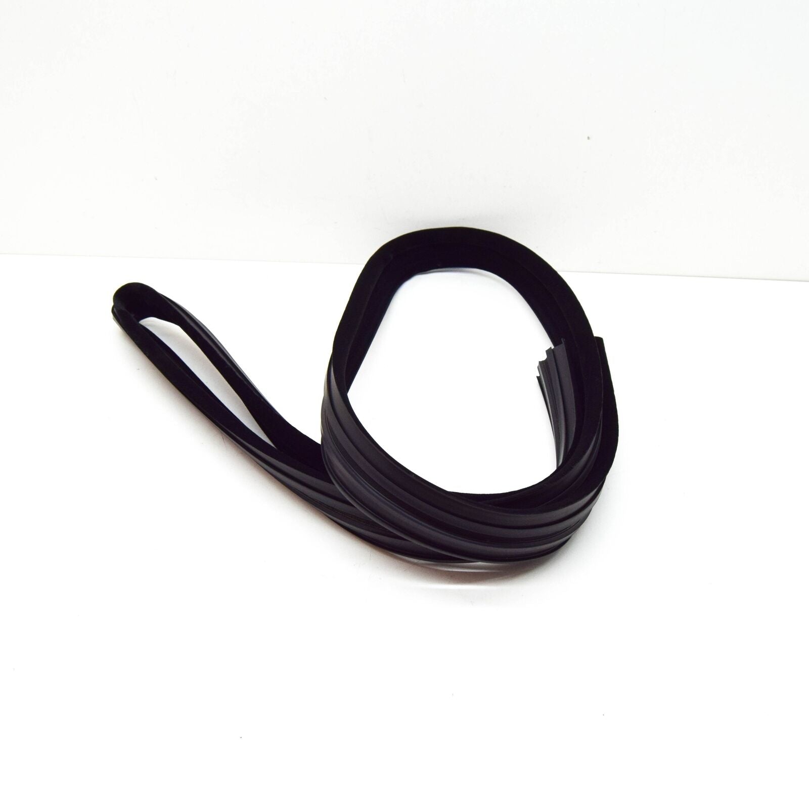 NEW MERCEDES-BENZ E W210 FRONT RIGHT WINDOW GUIDE RAIL A2107251025 ORIGINAL