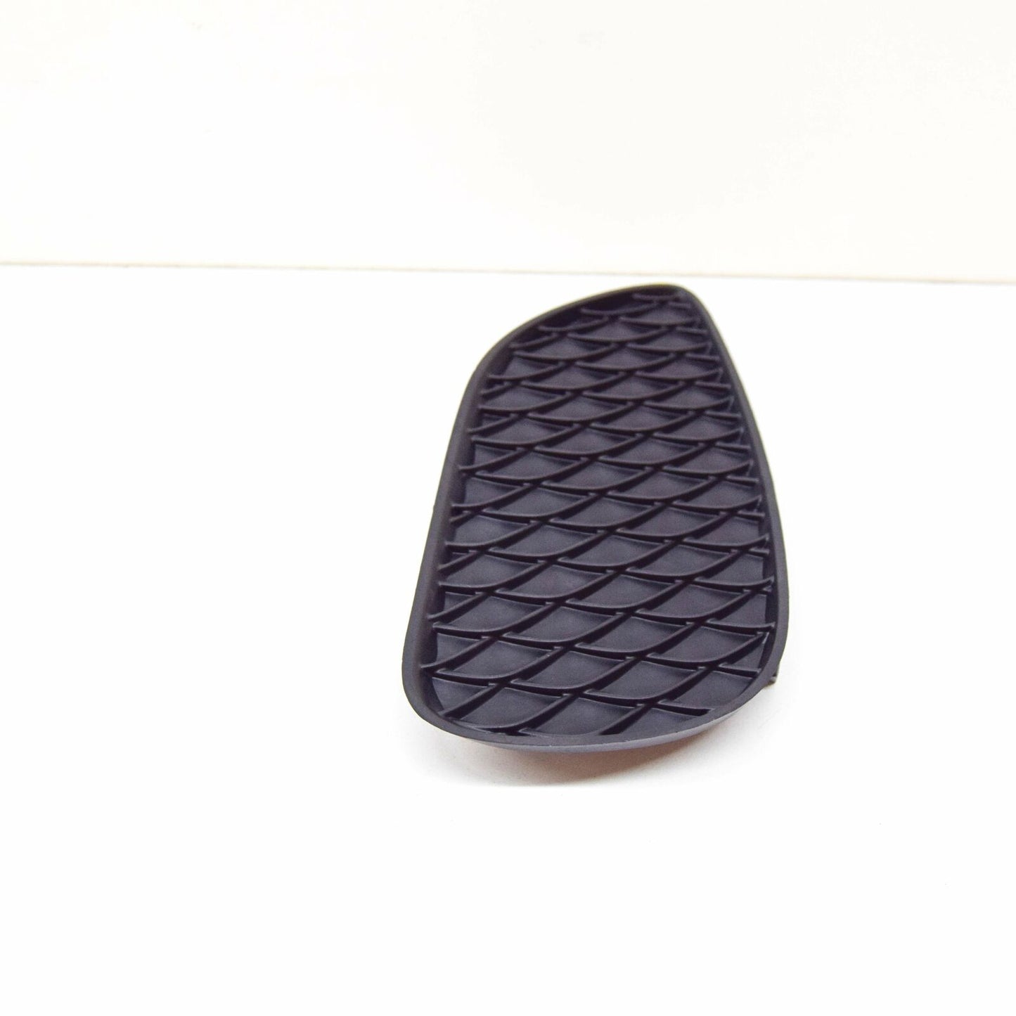 NEW MERCEDES-BENZ GLA X156 FRONT RIGHT GRILLE COVER TRIM A1568853422 ORIGINAL