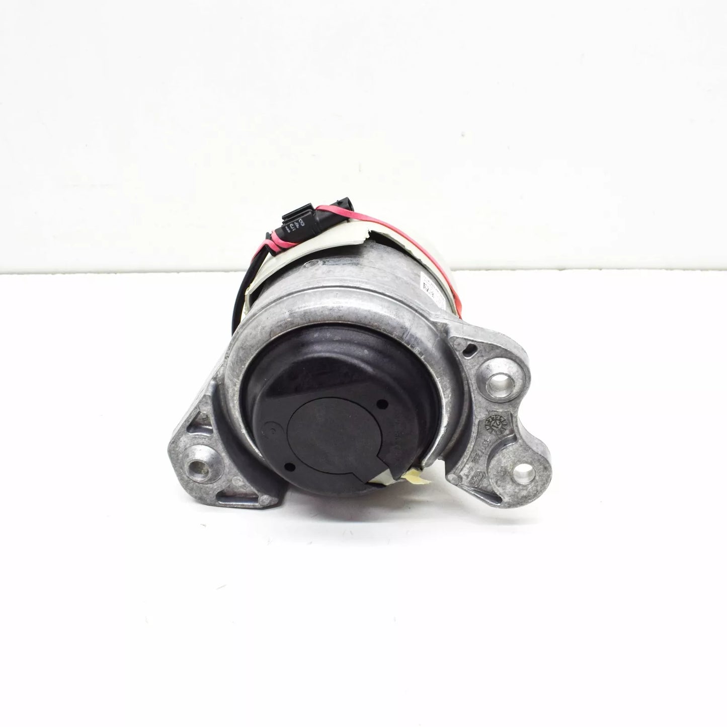 NEW MERCEDES-BENZ GLC C253 FRONT LEFT SIDE ENGINE MOUNT A2532400700 ORIGINAL