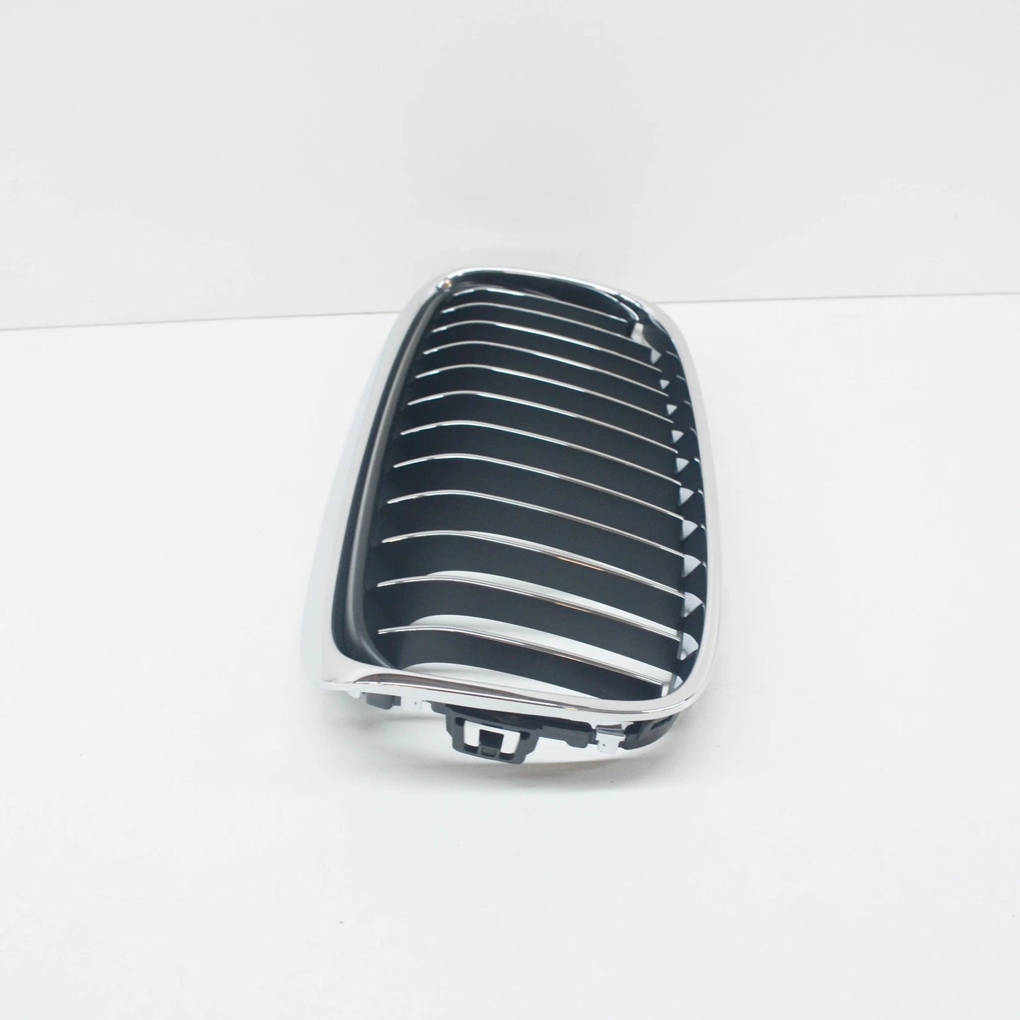 NEW BMW 2 F45 LEFT RADIATOR GRILLE LUXURY 51137379609 7379609 2015 ORIGINAL