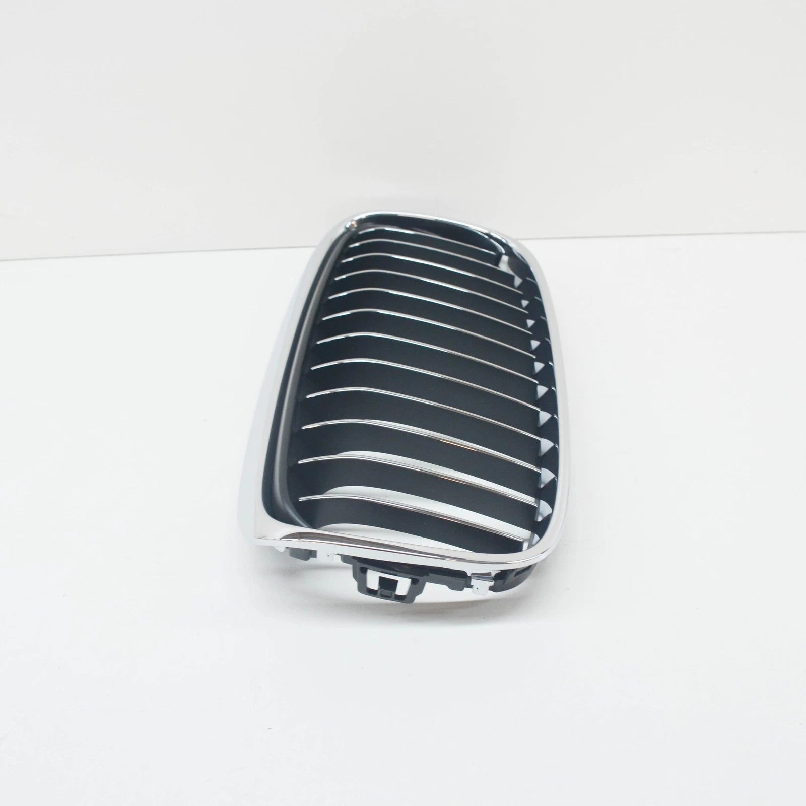 NEW BMW 2 F45 LEFT RADIATOR GRILLE LUXURY 51137379609 7379609 2015 ORIGINAL