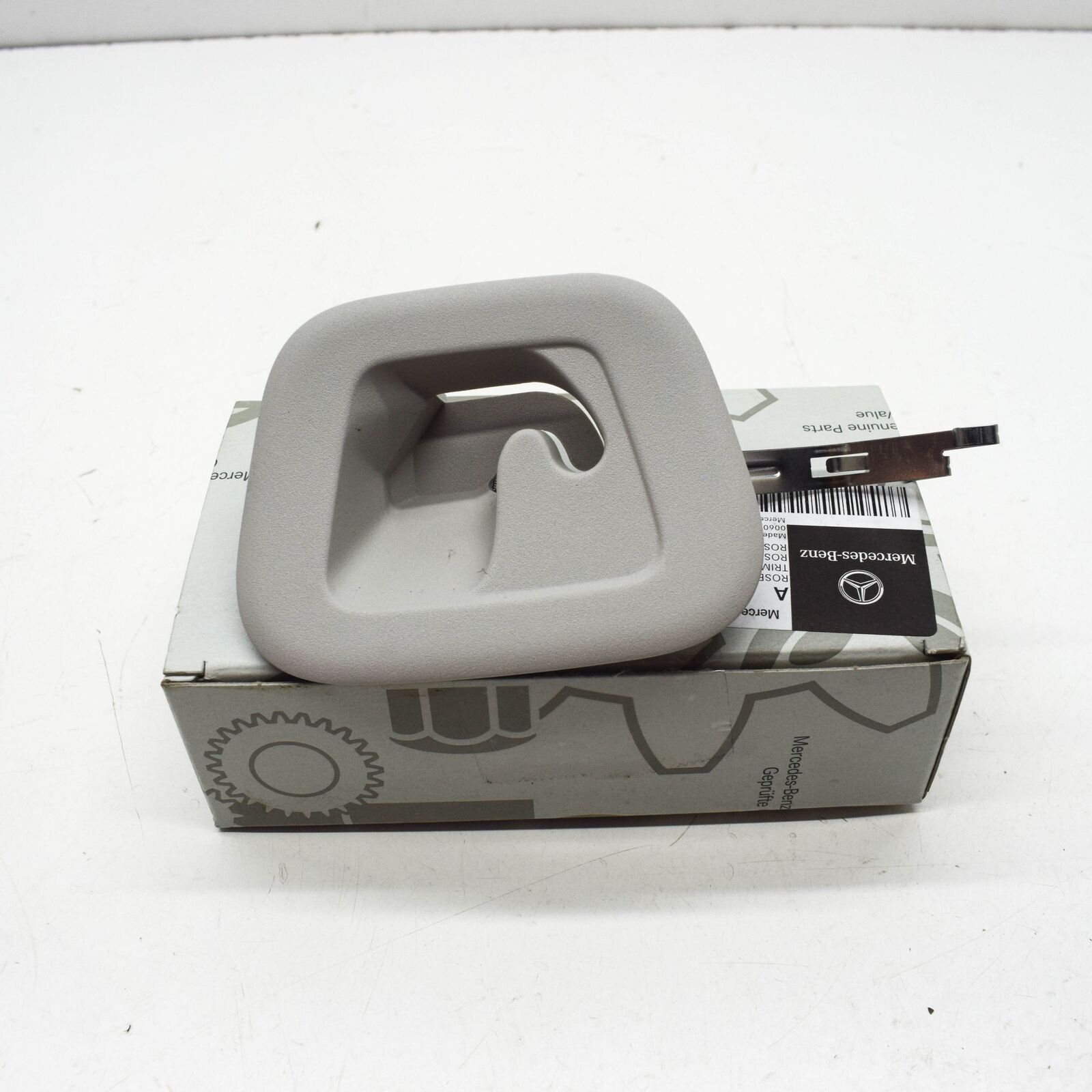 NEW MERCEDES BENZ C C205 REAR SEAT FRONT LEFT TRIM RING A20569161007H52 ORIGINAL