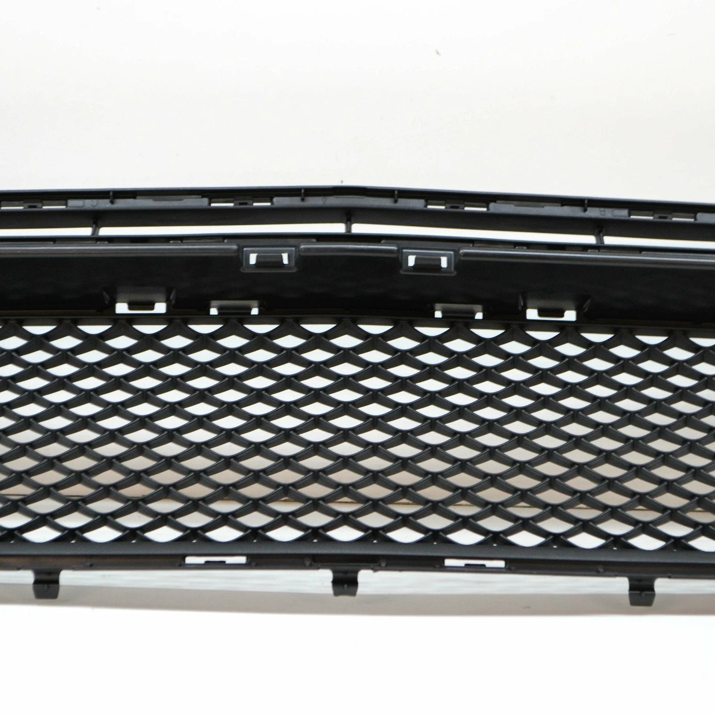 NEW MERCEDES-BENZ C W205 FRONT BUMPER LOWER CENTER GRILLE A2058852501 ORIGINAL