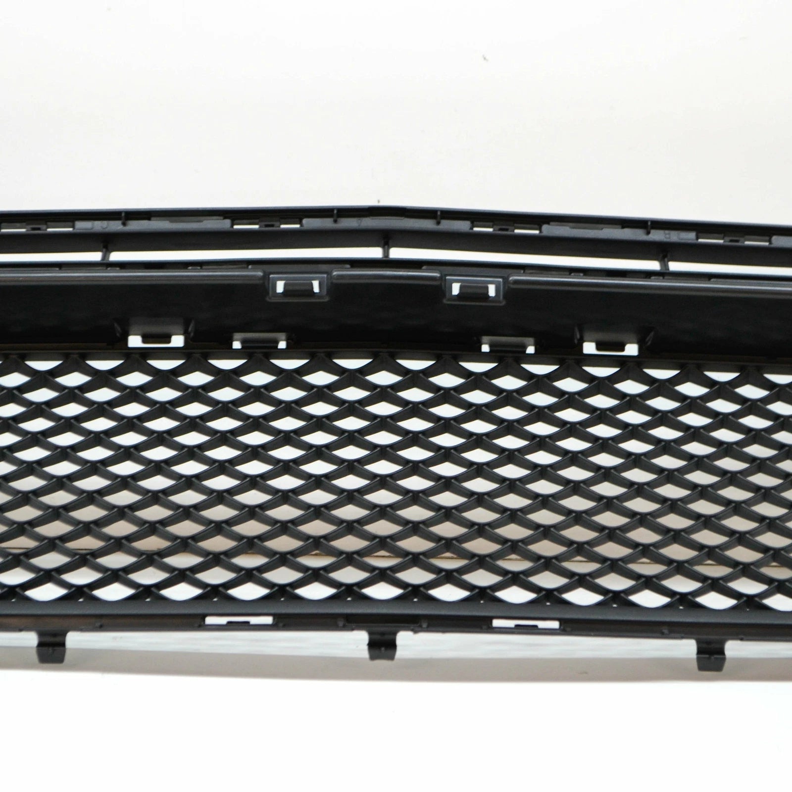 NEW MERCEDES-BENZ C W205 FRONT BUMPER LOWER CENTER GRILLE A2058852501 ORIGINAL
