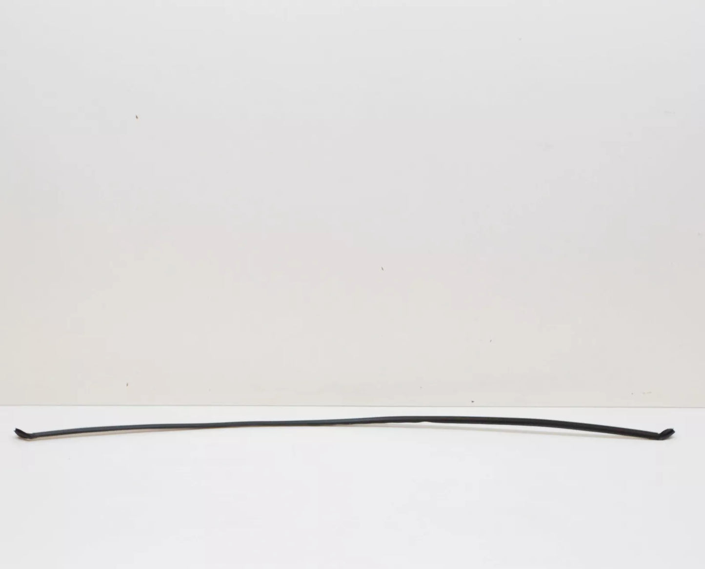 NEW BMW 3 E90 WINDSHIELD SEALING STRIP CROSS MEMBER 51717163654 7163654 ORIGINAL