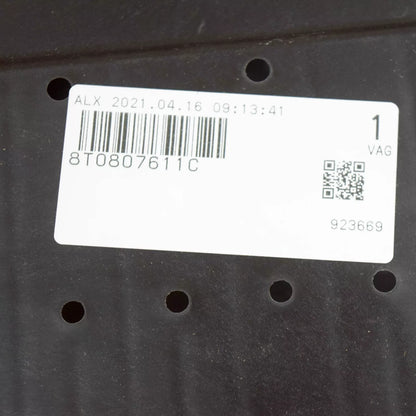 NEW AUDI A5 8T3 FRONT BUMPER LOWER CENTRE CLOSING ELEMENT 8T0807611C