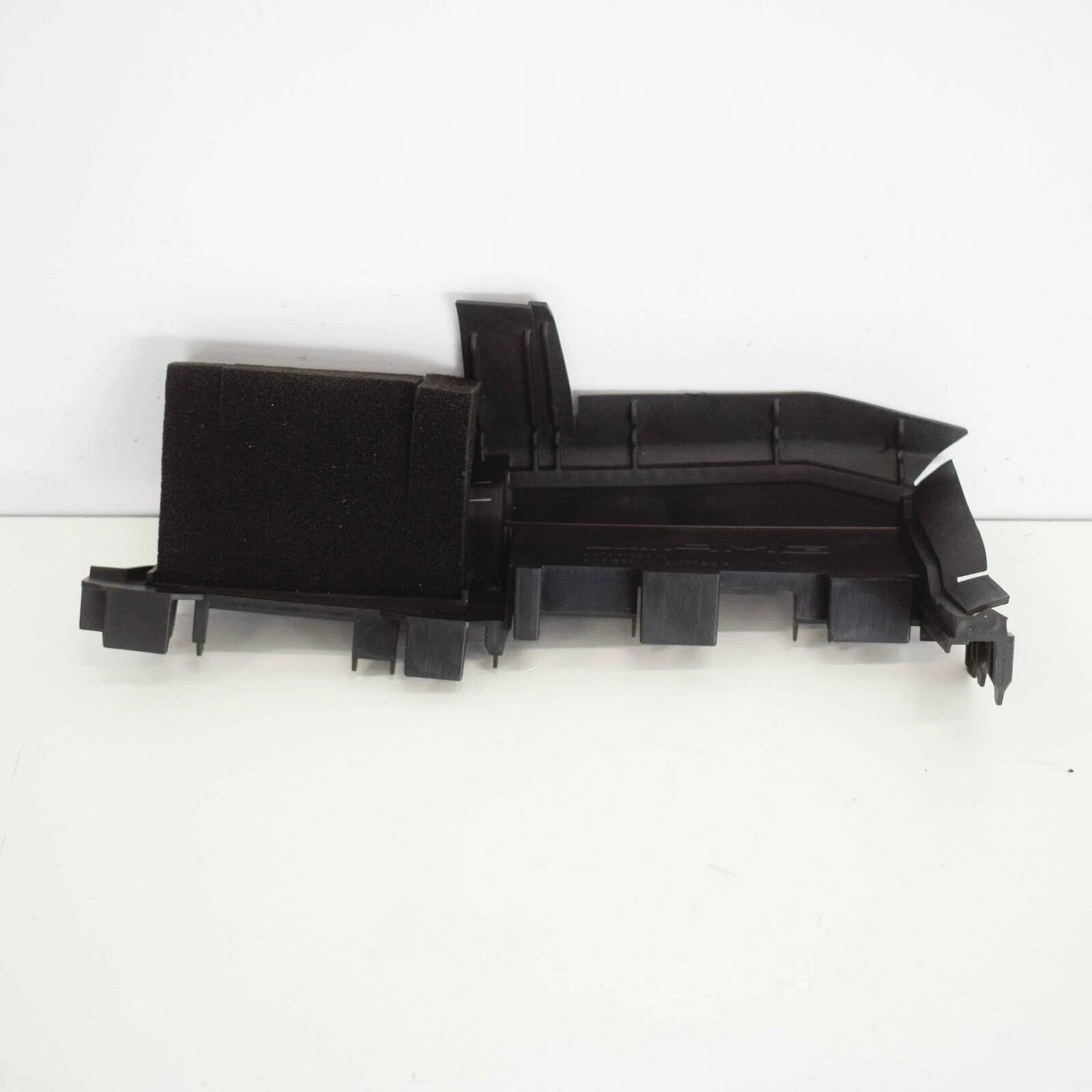 NEW MERCEDES-BENZ GLA-CLASS X156 RADIATOR RIGHT AIR DUCT A1765050630 ORIGINAL