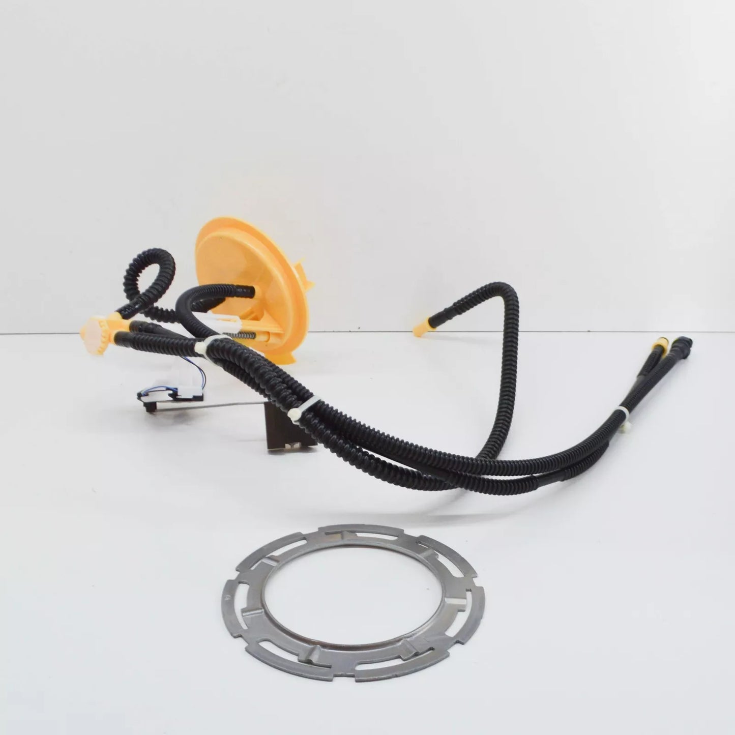 NEW MERCEDES-BENZ E W212 LEFT FUEL LEVEL SENSOR A2124700400 ORIGINAL