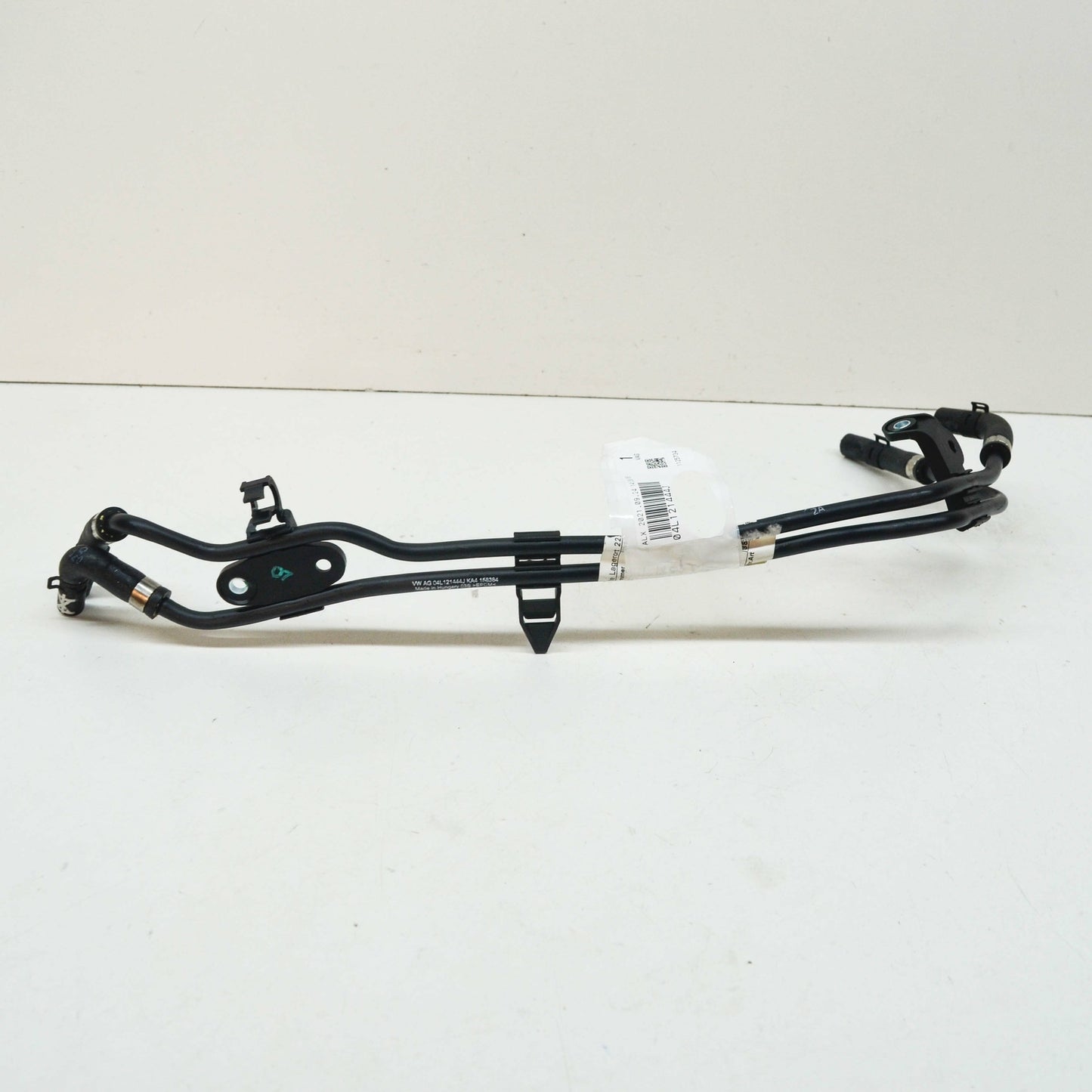 NEW AUDI A3 8V ENGINE COOLANT PIPE 04L121444J ORIGINAL