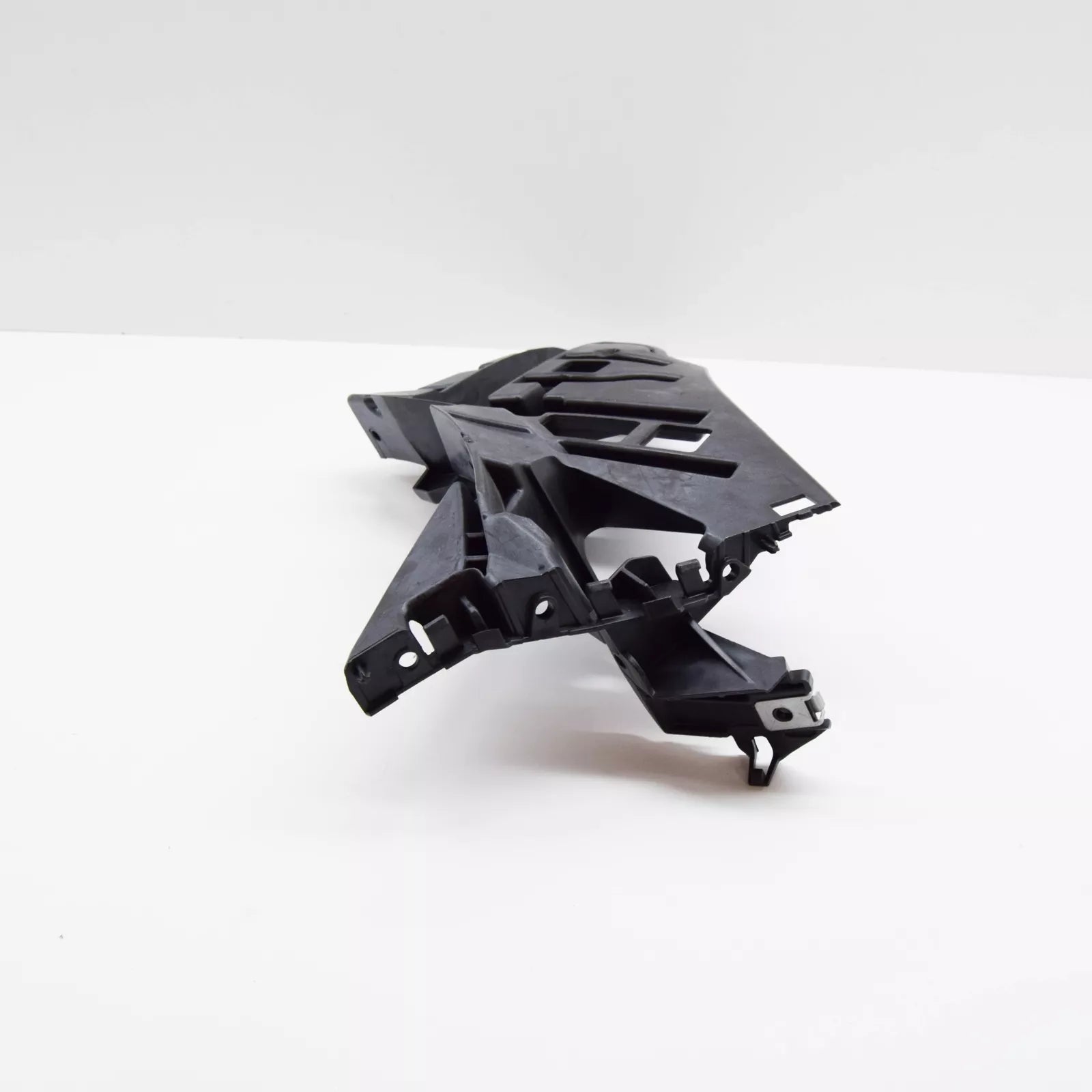 NEW MERCEDES-BENZ GLE W166 FRONT LEFT LAMP FRAME A1666205701 ORIGINAL