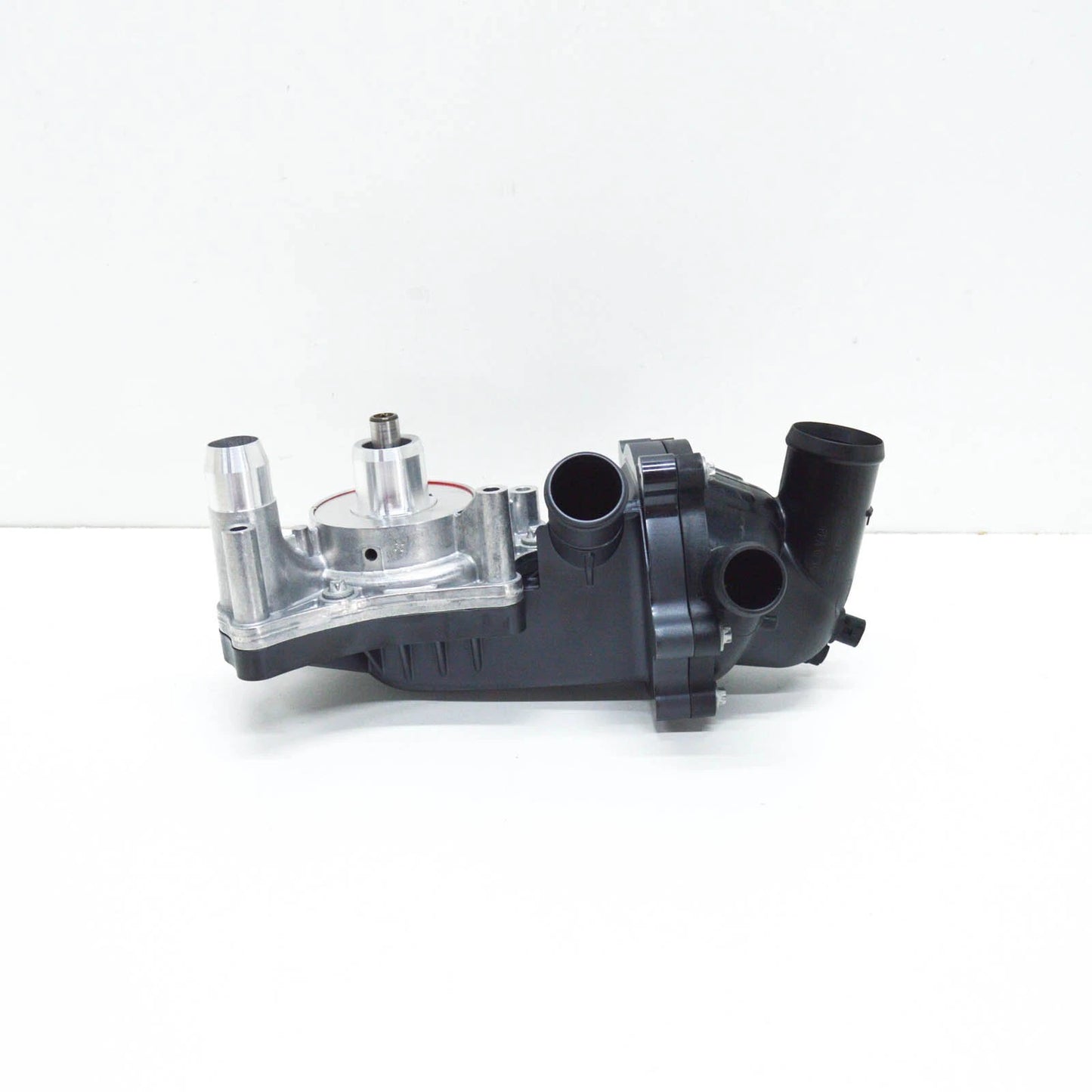 NEW VOLKSWAGEN TOUAREG 7L WATER PUMP 079121010D ORIGINAL