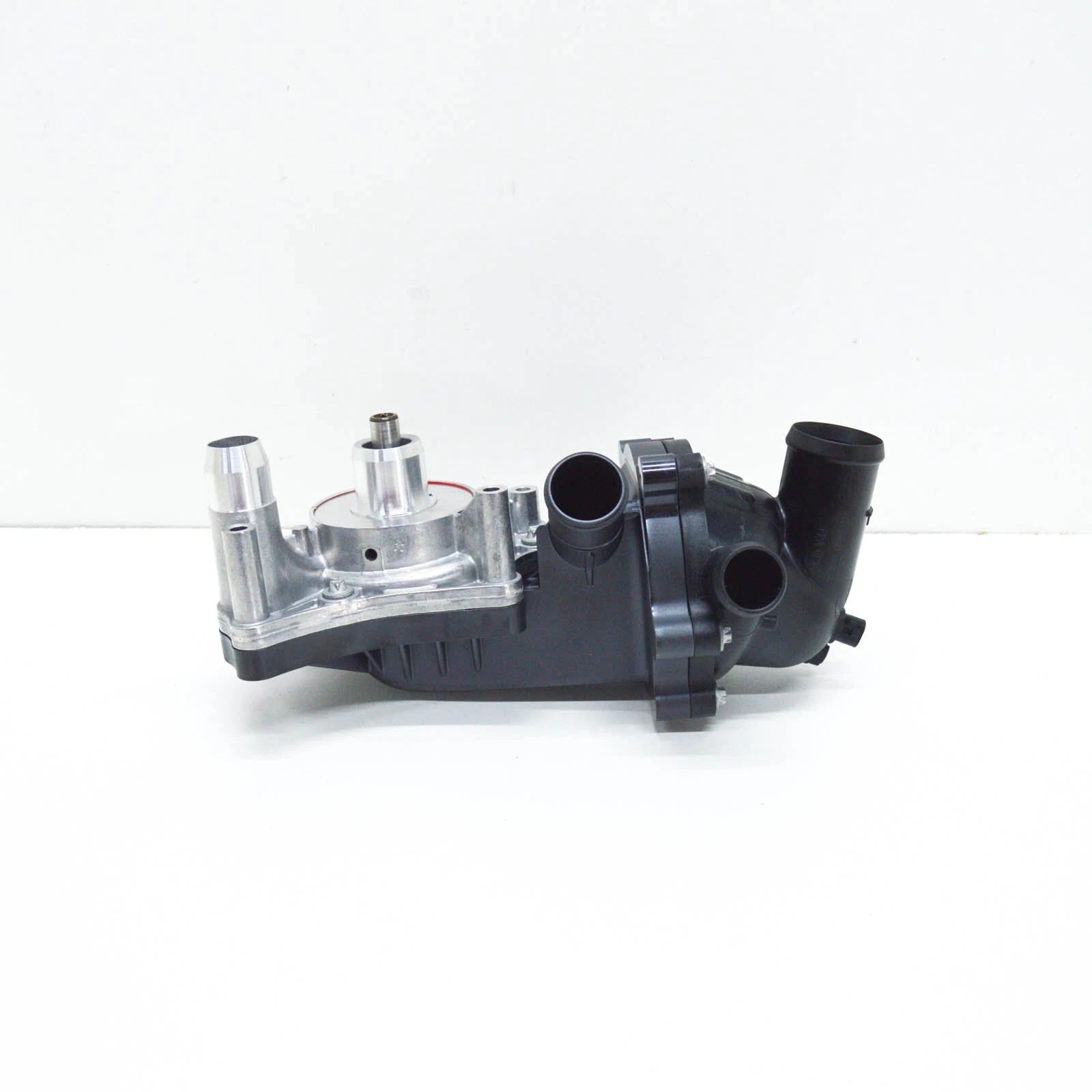 NEW VOLKSWAGEN TOUAREG 7L WATER PUMP 079121010D ORIGINAL