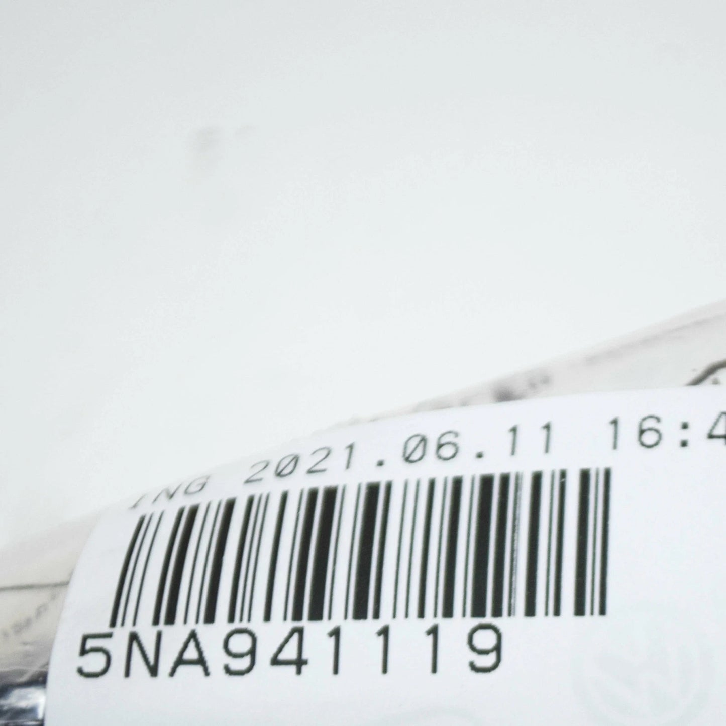 NEW VOLKSWAGEN TIGUAN AD FRONT LEFT HEADLIGHT SEAL 5NA941119 ORIGINAL