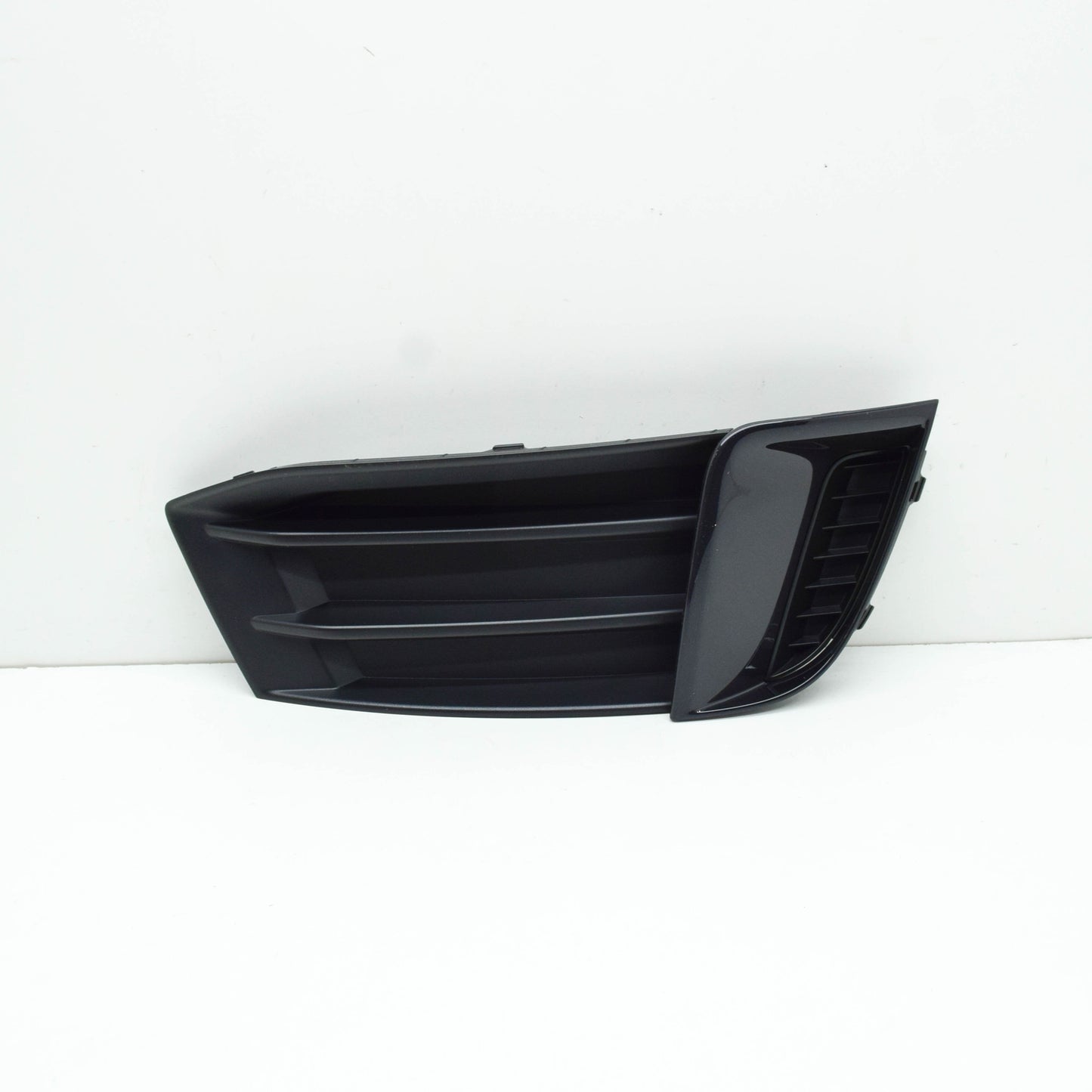 NEW AUDI A3 CABRIO 8V FRONT RIGHT AIR GUIDE GRILLE 8V5807672ESM ORIGINAL