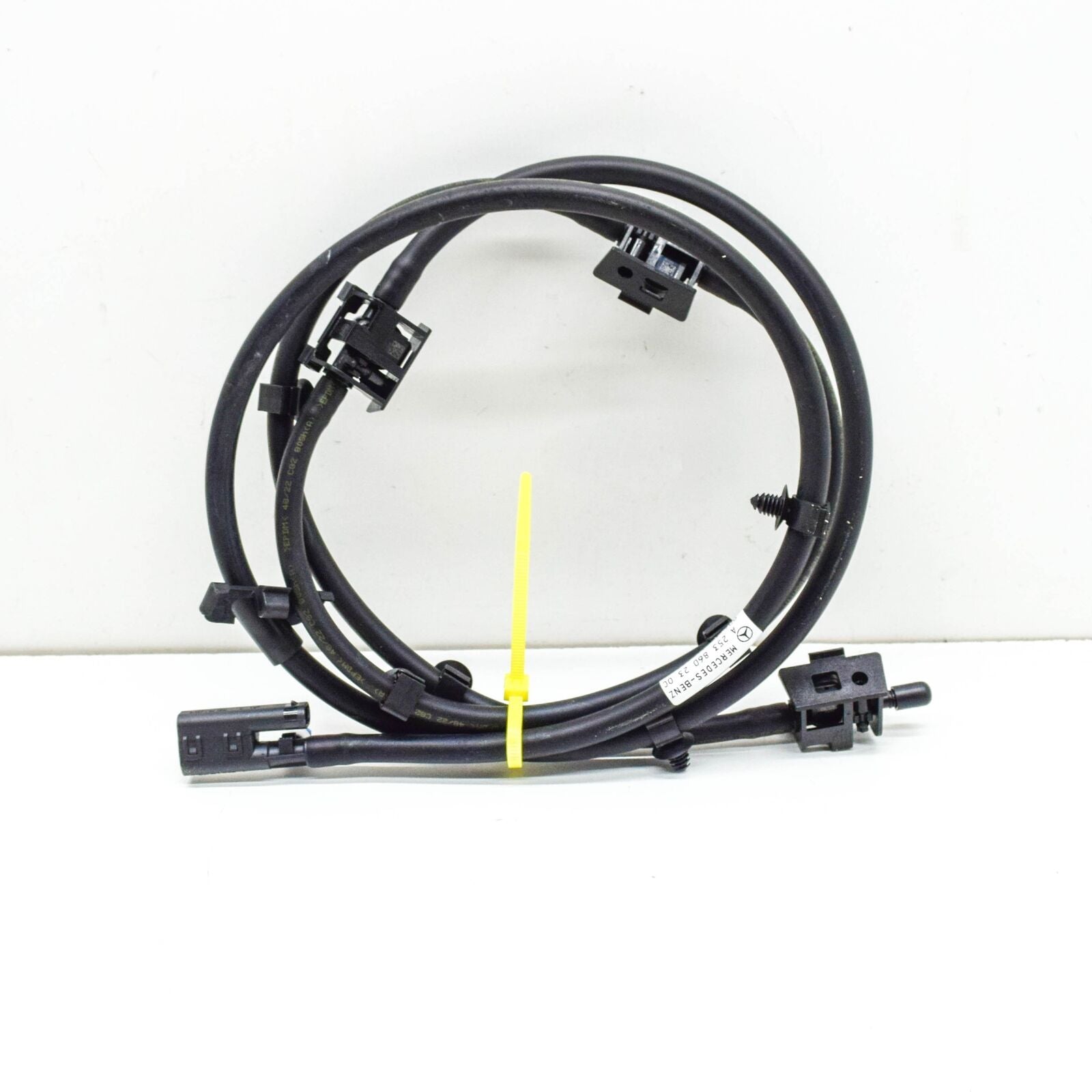 NEW MB GLC X253 FRONT WINDSCREEN WASHER NOZZLES HEATED A2538602300 2017 ORIGINAL