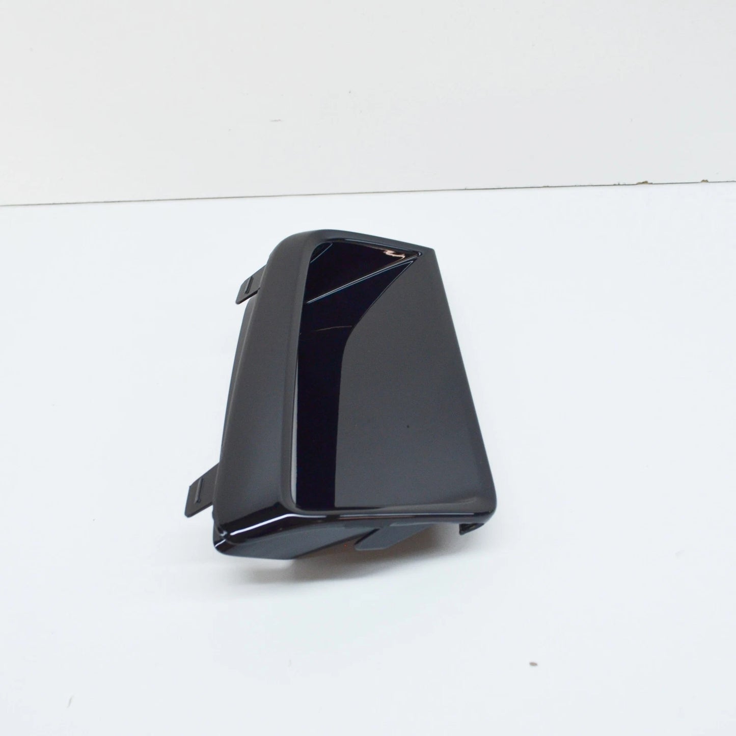 NEW AUDI RS Q3 8U FRONT BUMPER RIGHT COVER 8U0807796T94