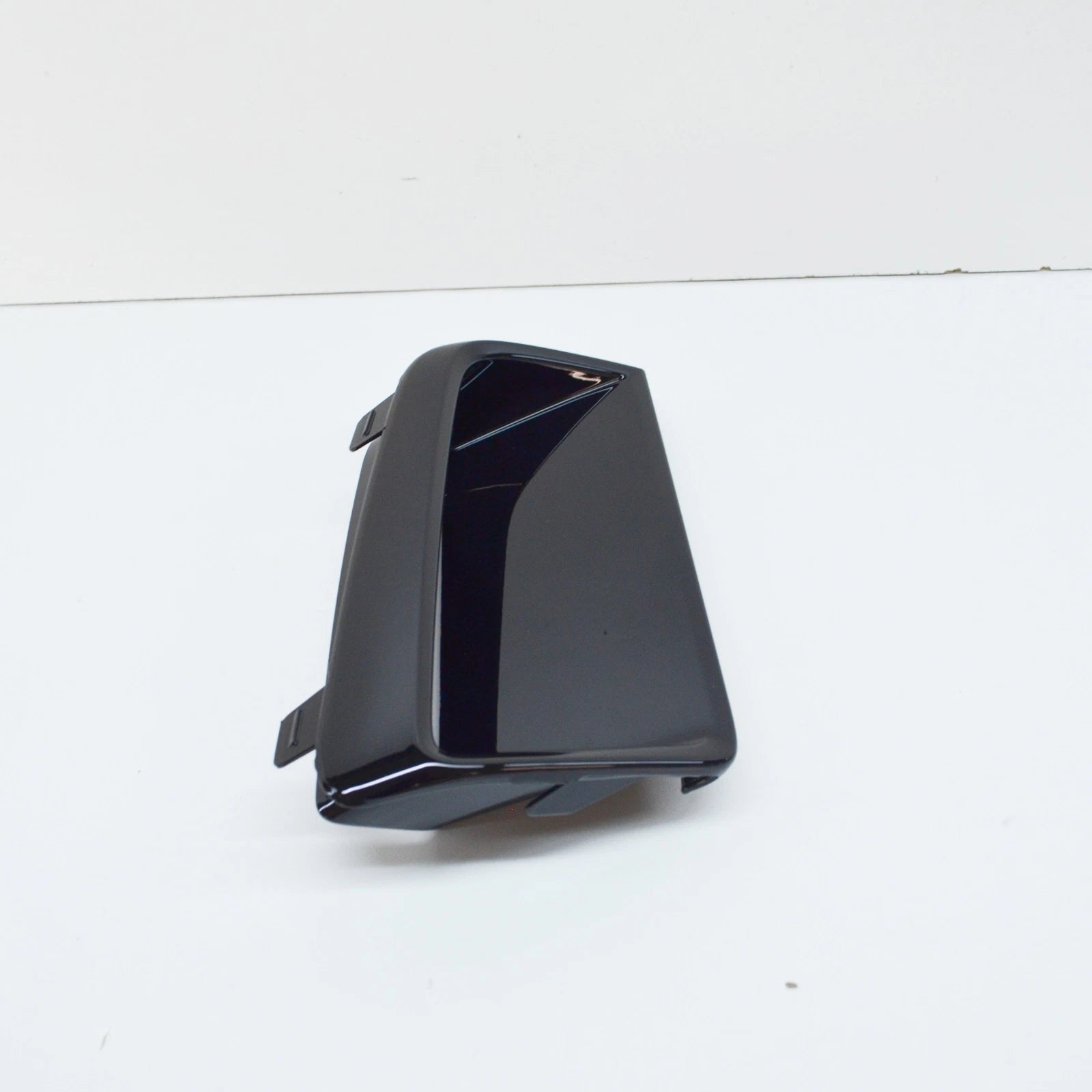 NEW AUDI RS Q3 8U FRONT BUMPER RIGHT COVER 8U0807796T94