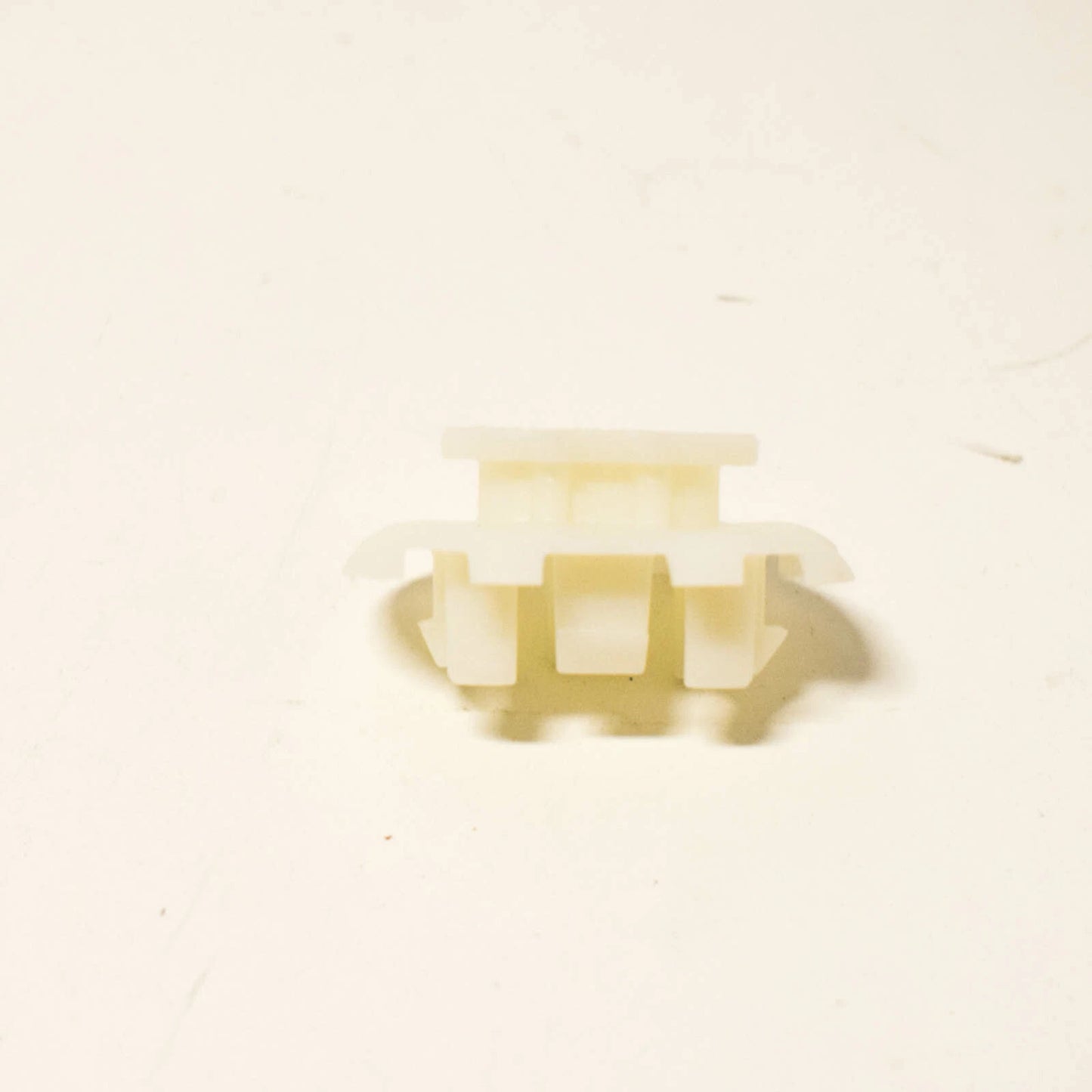 NEW BMW I8 L12 RADIATOR RUBBER MOUNT SUPPORT 17117553481 ORIGINAL