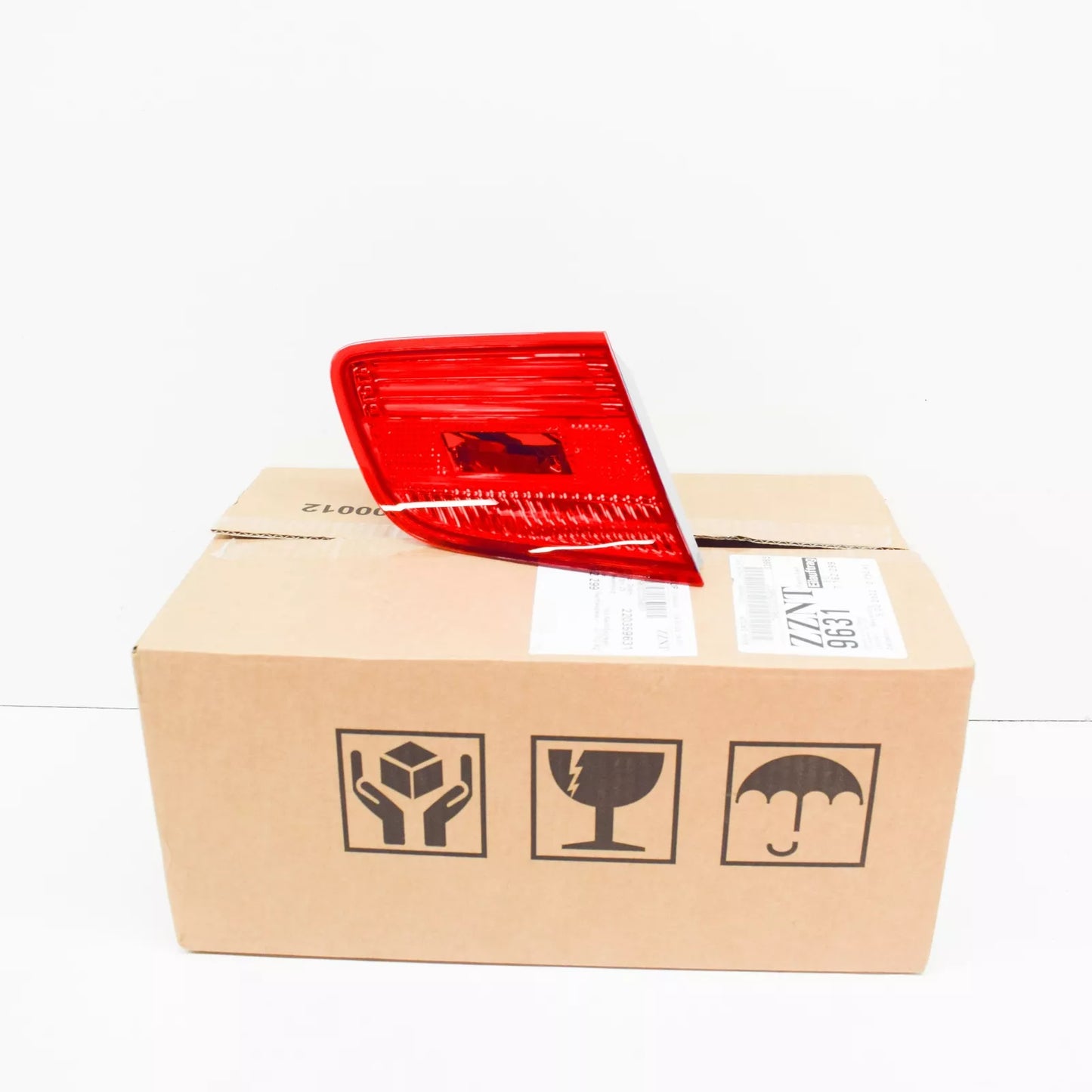 NEW BMW 3 E92 REAR TAILGATE LEFT TAILLIGHT 63217162299 7162299 ORIGINAL