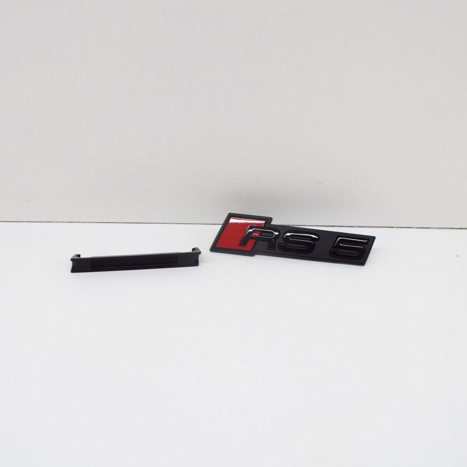 NEW AUDI RS5 SPORTBACK 8W6 RADIATOR GRILLE EMBLEM BADGE 8W6853736CT94 ORIGINAL