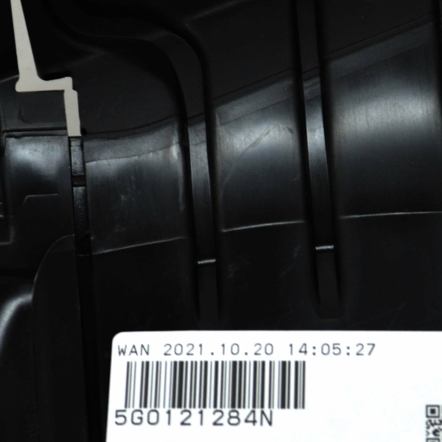 NEW VOLKSWAGEN GOLF MK7 5G FRONT RIGHT RADIATOR AIR BAFFLE 5G0121284N ORIGINAL